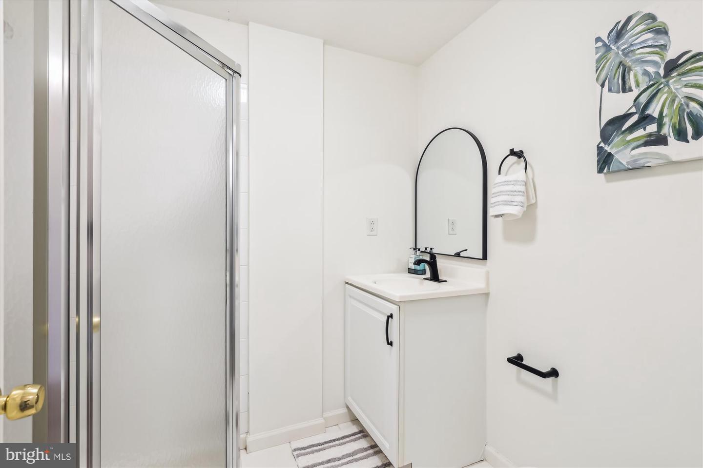 2142 N DINWIDDIE ST, ARLINGTON, Virginia 22207, 4 Bedrooms Bedrooms, ,3 BathroomsBathrooms,Residential,For sale,2142 N DINWIDDIE ST,VAAR2058988 MLS # VAAR2058988