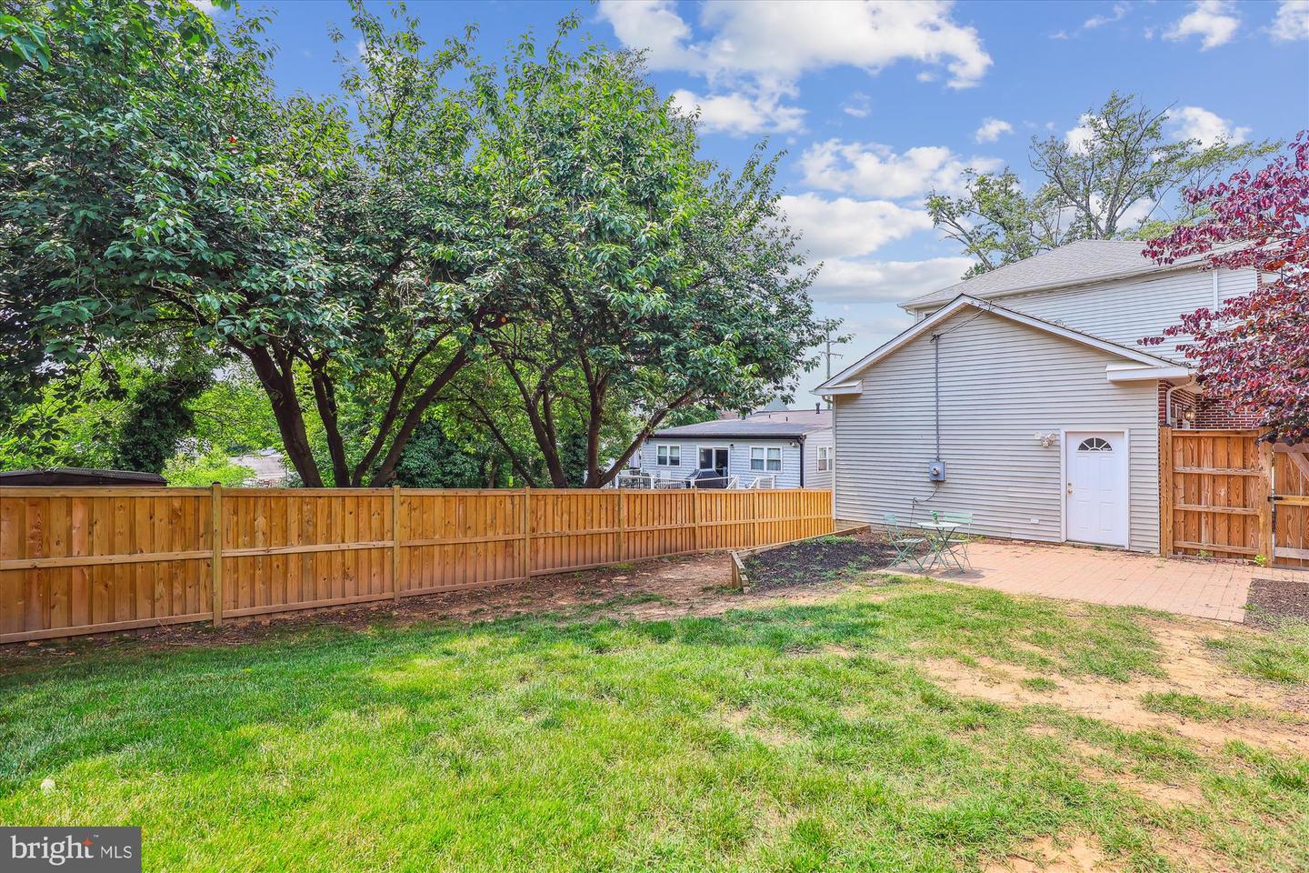2142 N DINWIDDIE ST, ARLINGTON, Virginia 22207, 4 Bedrooms Bedrooms, ,3 BathroomsBathrooms,Residential,For sale,2142 N DINWIDDIE ST,VAAR2058988 MLS # VAAR2058988