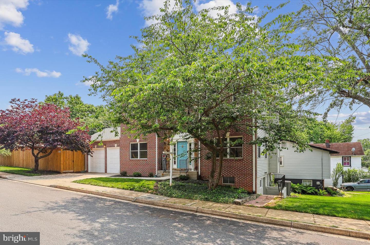 2142 N DINWIDDIE ST, ARLINGTON, Virginia 22207, 4 Bedrooms Bedrooms, ,3 BathroomsBathrooms,Residential,For sale,2142 N DINWIDDIE ST,VAAR2058988 MLS # VAAR2058988