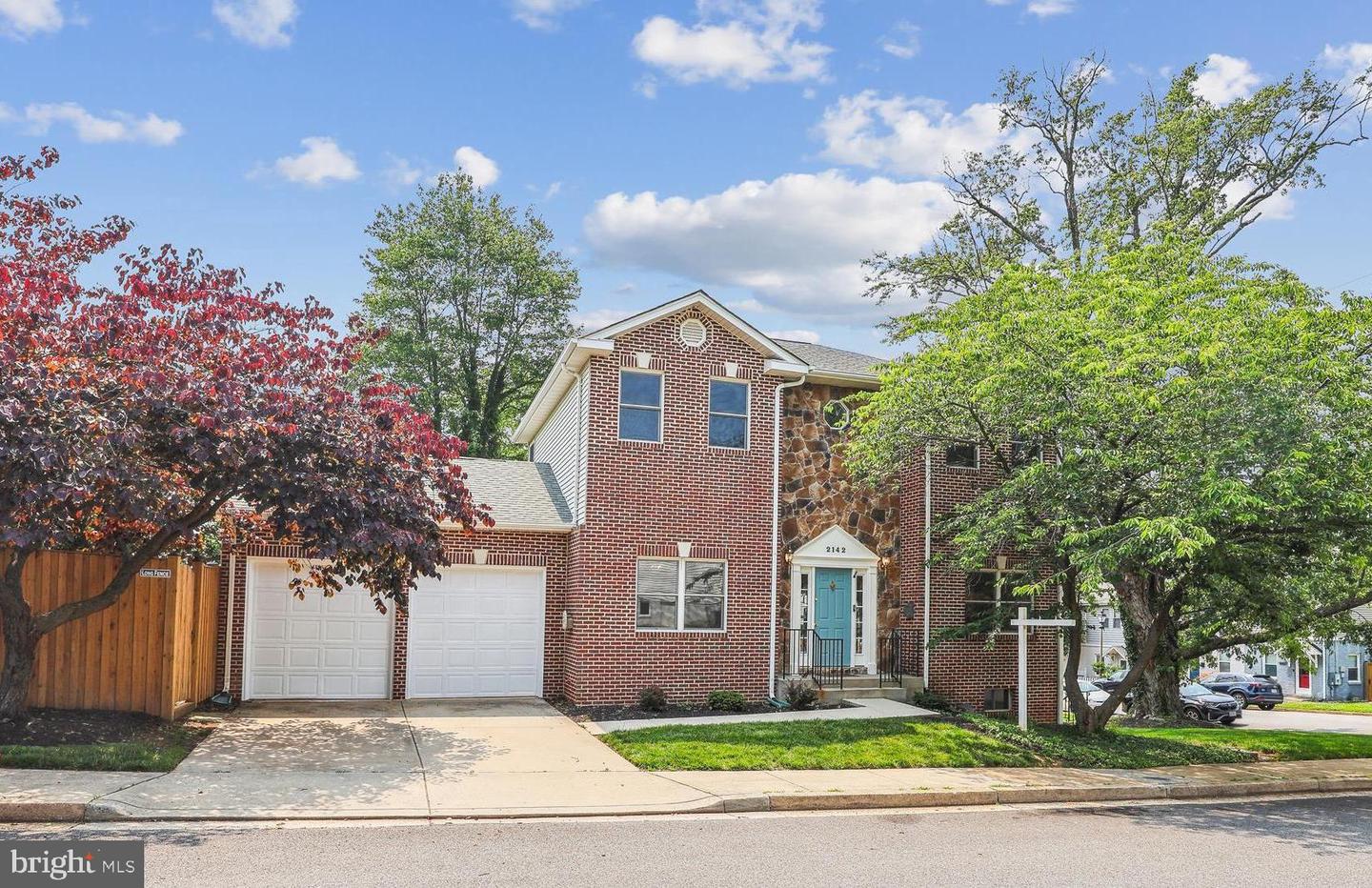 2142 N DINWIDDIE ST, ARLINGTON, Virginia 22207, 4 Bedrooms Bedrooms, ,3 BathroomsBathrooms,Residential,For sale,2142 N DINWIDDIE ST,VAAR2058988 MLS # VAAR2058988