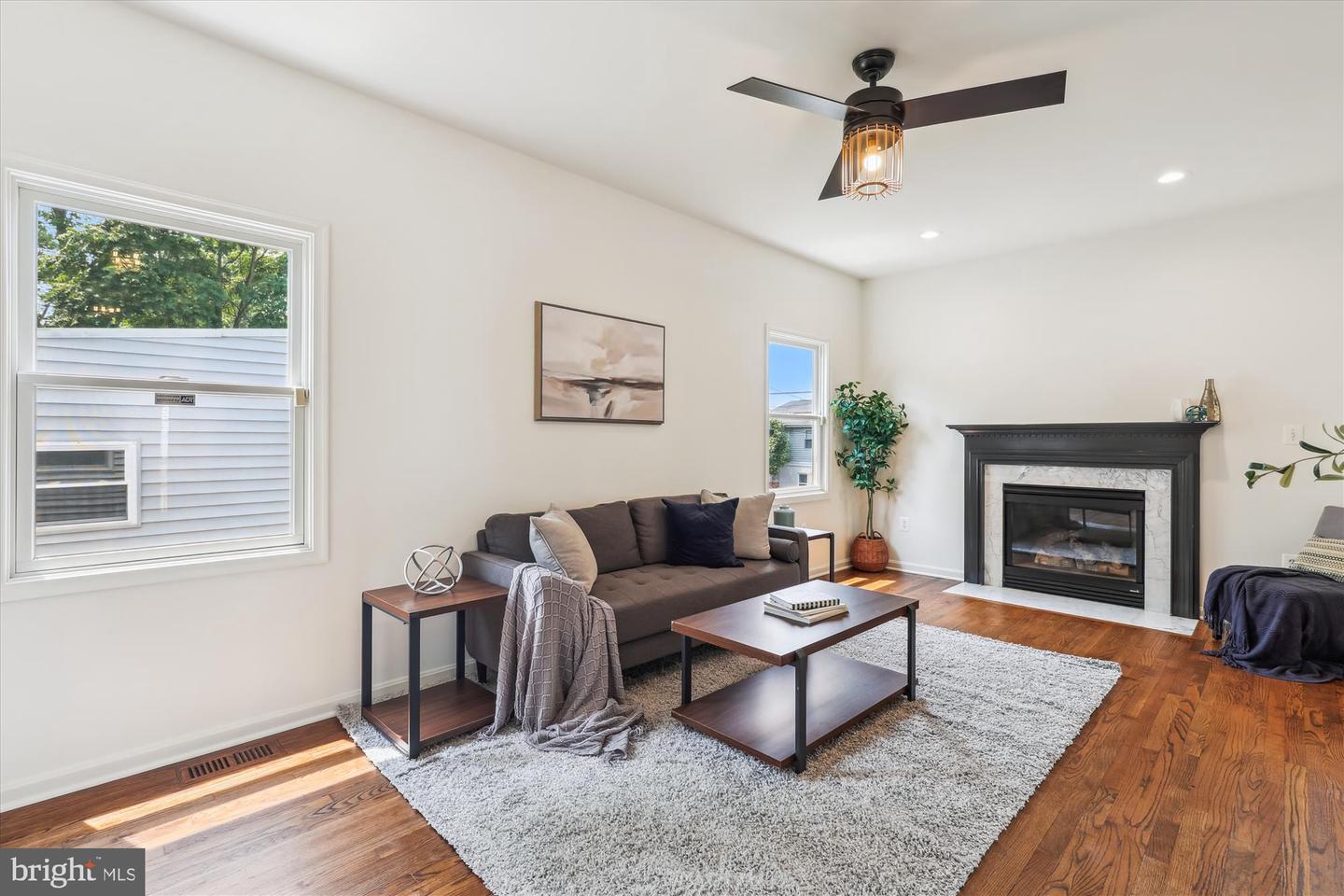 2142 N DINWIDDIE ST, ARLINGTON, Virginia 22207, 4 Bedrooms Bedrooms, ,3 BathroomsBathrooms,Residential,For sale,2142 N DINWIDDIE ST,VAAR2058988 MLS # VAAR2058988