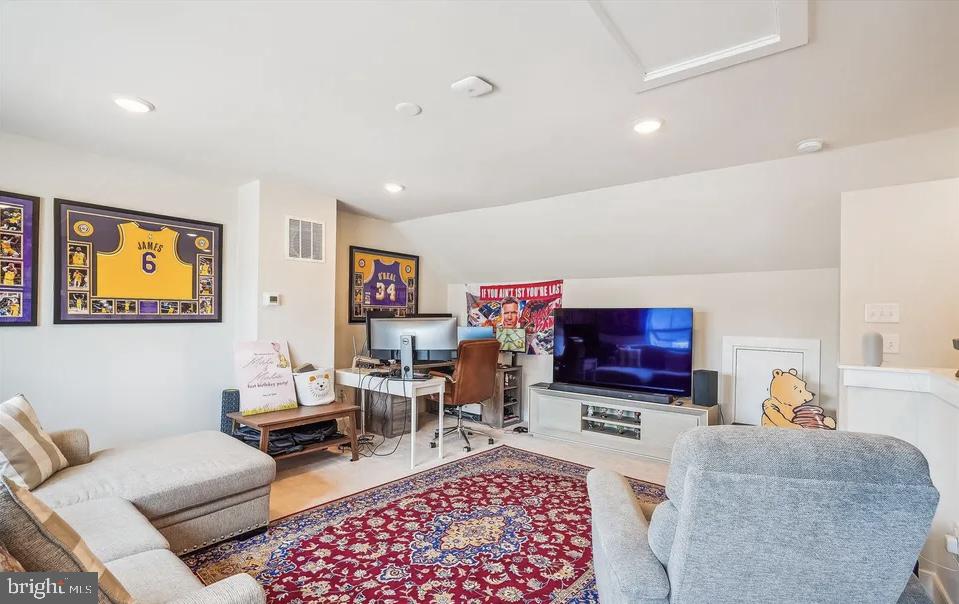 17155 CUMBERLAND HEIGHT DR, DUMFRIES, Virginia 22026, 4 Bedrooms Bedrooms, ,3 BathroomsBathrooms,Residential,For sale,17155 CUMBERLAND HEIGHT DR,VAPW2096732 MLS # VAPW2096732