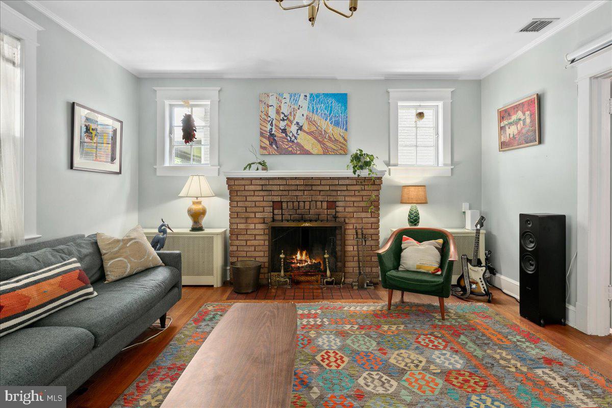 6721 PINEY BRANCH RD NW, WASHINGTON, District Of Columbia 20012, 5 Bedrooms Bedrooms, ,3 BathroomsBathrooms,Residential,For sale,6721 PINEY BRANCH RD NW,DCDC2204980 MLS # DCDC2204980