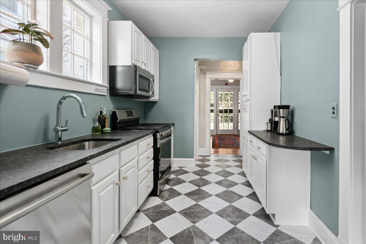 6721 PINEY BRANCH RD NW, WASHINGTON, District Of Columbia 20012, 5 Bedrooms Bedrooms, ,3 BathroomsBathrooms,Residential,For sale,6721 PINEY BRANCH RD NW,DCDC2204980 MLS # DCDC2204980