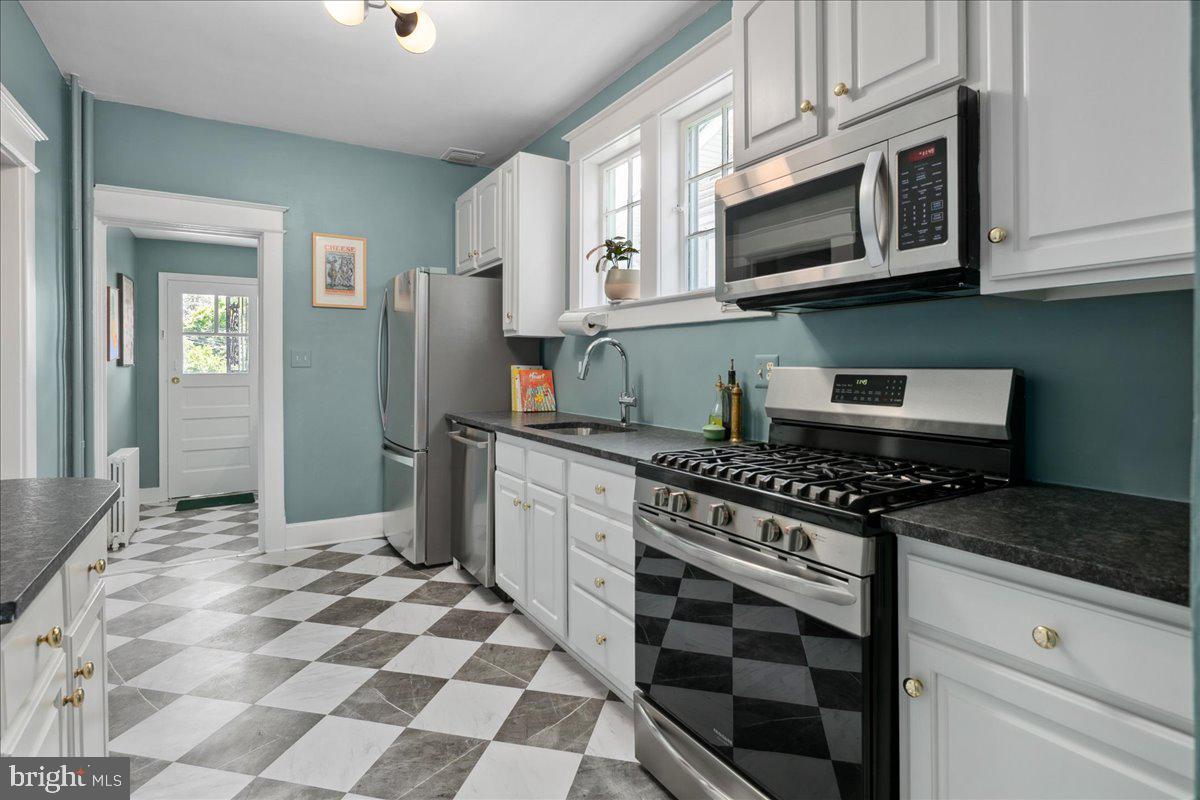 6721 PINEY BRANCH RD NW, WASHINGTON, District Of Columbia 20012, 5 Bedrooms Bedrooms, ,3 BathroomsBathrooms,Residential,For sale,6721 PINEY BRANCH RD NW,DCDC2204980 MLS # DCDC2204980