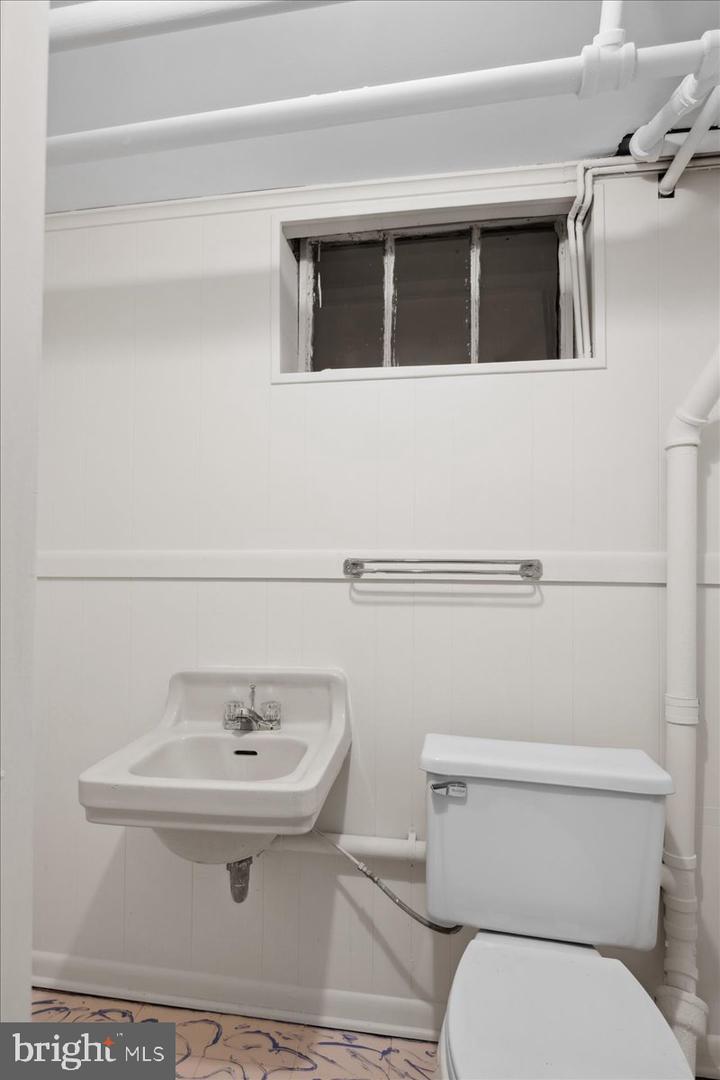6721 PINEY BRANCH RD NW, WASHINGTON, District Of Columbia 20012, 5 Bedrooms Bedrooms, ,3 BathroomsBathrooms,Residential,For sale,6721 PINEY BRANCH RD NW,DCDC2204980 MLS # DCDC2204980