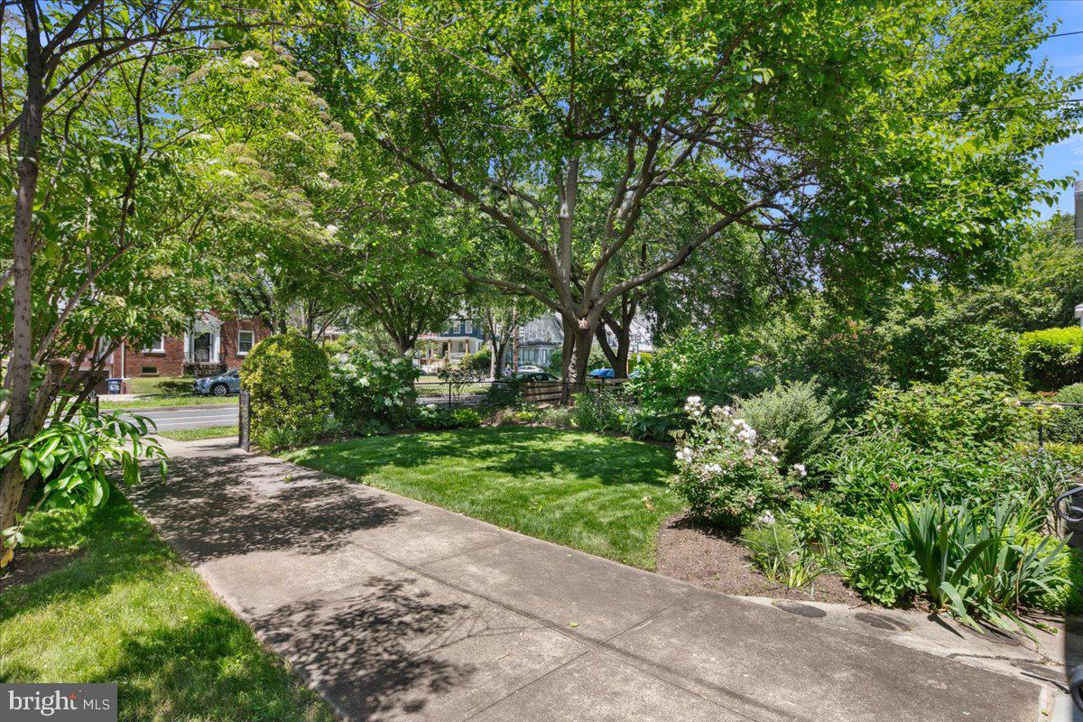 6721 PINEY BRANCH RD NW, WASHINGTON, District Of Columbia 20012, 5 Bedrooms Bedrooms, ,3 BathroomsBathrooms,Residential,For sale,6721 PINEY BRANCH RD NW,DCDC2204980 MLS # DCDC2204980