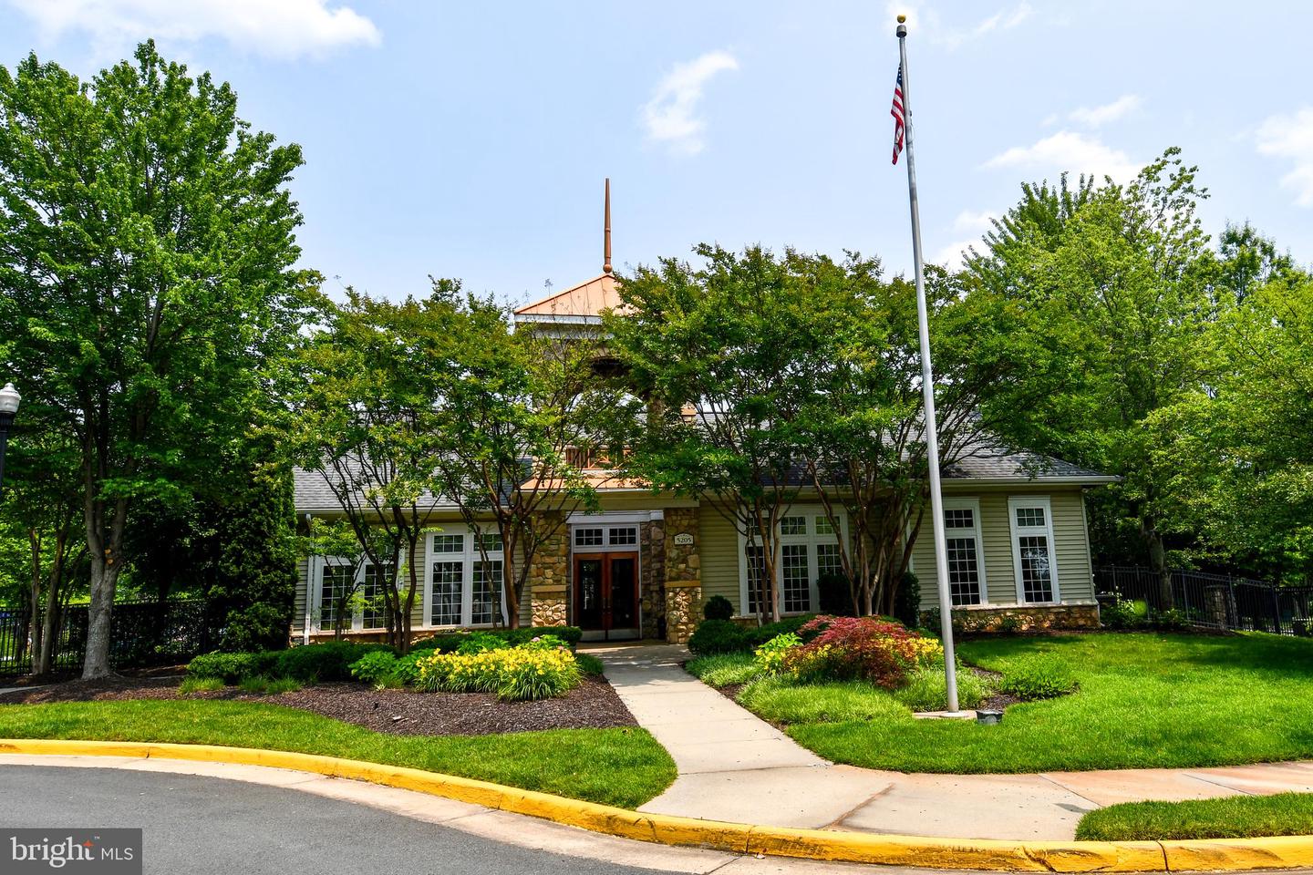5170-I WILLIAM COLIN CT #I, CENTREVILLE, Virginia 20120, 2 Bedrooms Bedrooms, ,1 BathroomBathrooms,Residential,For sale,5170-I WILLIAM COLIN CT #I,VAFX2246642 MLS # VAFX2246642
