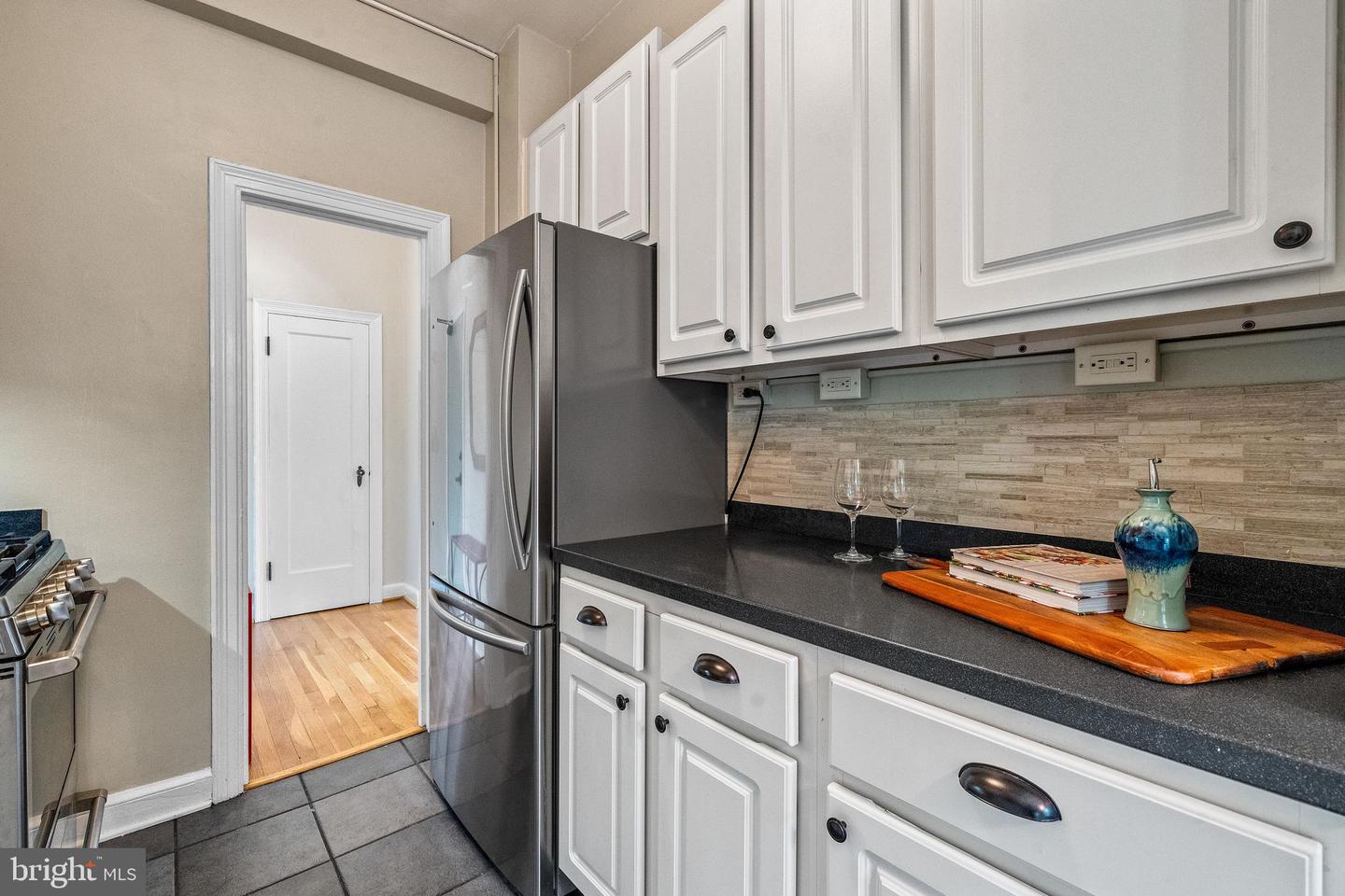 4007 CONNECTICUT AVE NW #109, WASHINGTON, District Of Columbia 20008, 1 Bedroom Bedrooms, ,1 BathroomBathrooms,Residential,For sale,4007 CONNECTICUT AVE NW #109,DCDC2205022 MLS # DCDC2205022