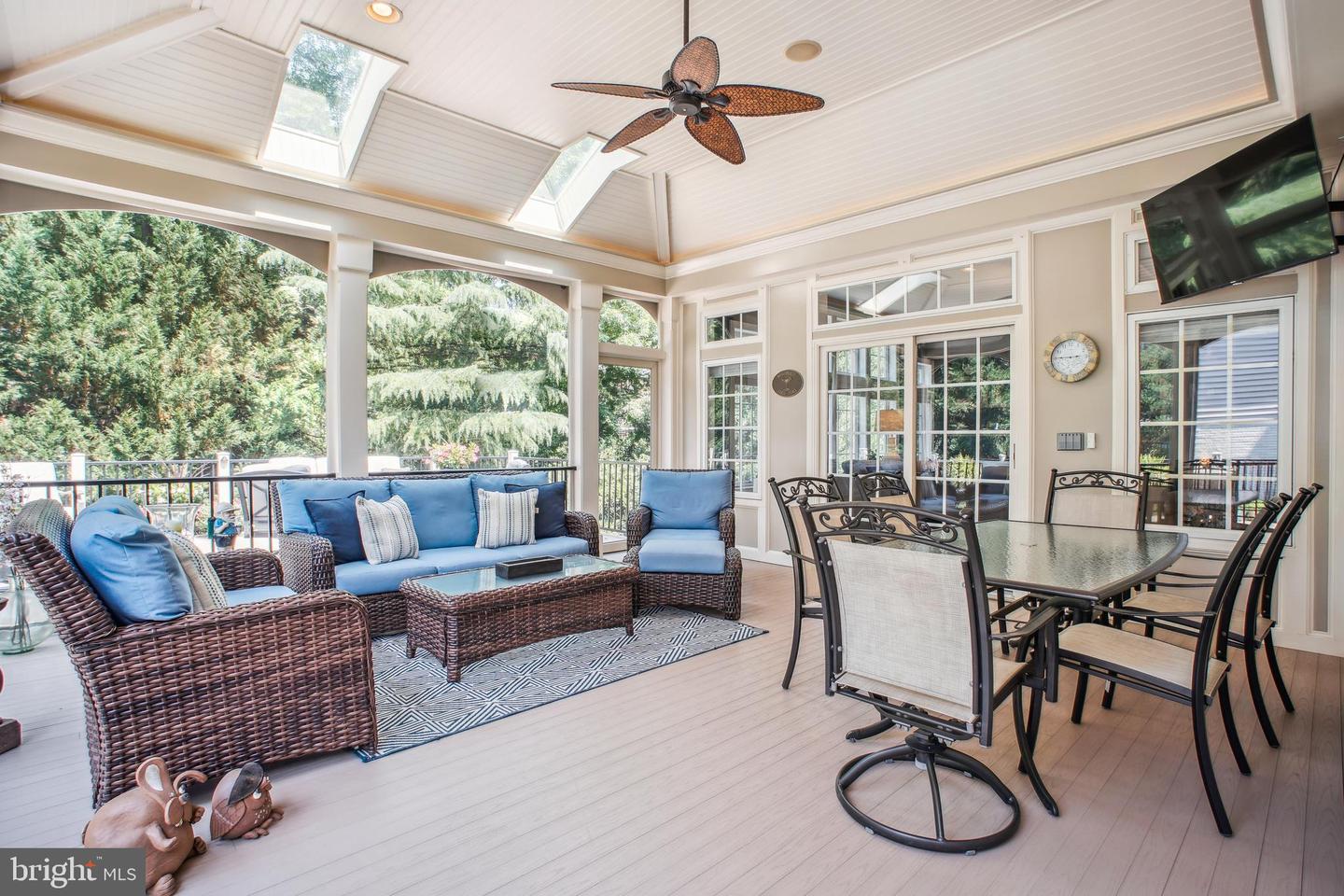 18510 BARTON CREEK PL, LEESBURG, Virginia 20176, 6 Bedrooms Bedrooms, ,4 BathroomsBathrooms,Residential,For sale,18510 BARTON CREEK PL,VALO2099224 MLS # VALO2099224