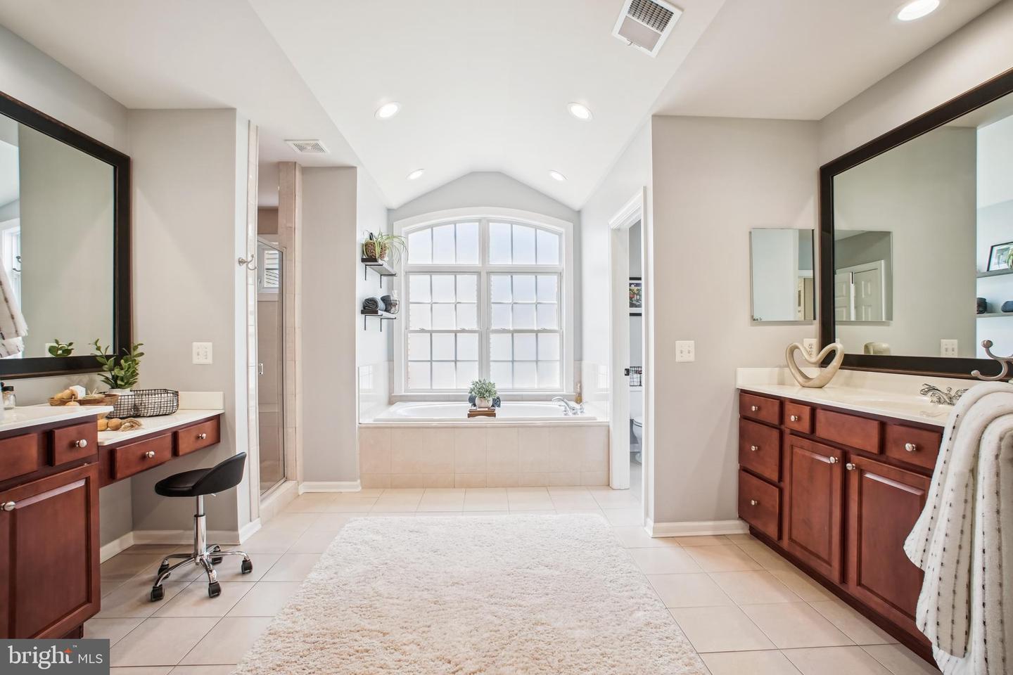 18510 BARTON CREEK PL, LEESBURG, Virginia 20176, 6 Bedrooms Bedrooms, ,4 BathroomsBathrooms,Residential,For sale,18510 BARTON CREEK PL,VALO2099224 MLS # VALO2099224