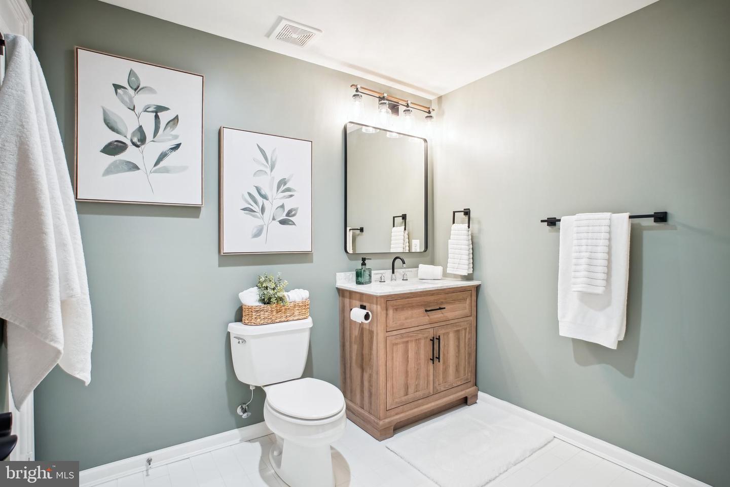 18510 BARTON CREEK PL, LEESBURG, Virginia 20176, 6 Bedrooms Bedrooms, ,4 BathroomsBathrooms,Residential,For sale,18510 BARTON CREEK PL,VALO2099224 MLS # VALO2099224