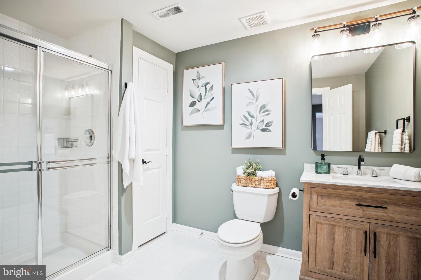 18510 BARTON CREEK PL, LEESBURG, Virginia 20176, 6 Bedrooms Bedrooms, ,4 BathroomsBathrooms,Residential,For sale,18510 BARTON CREEK PL,VALO2099224 MLS # VALO2099224