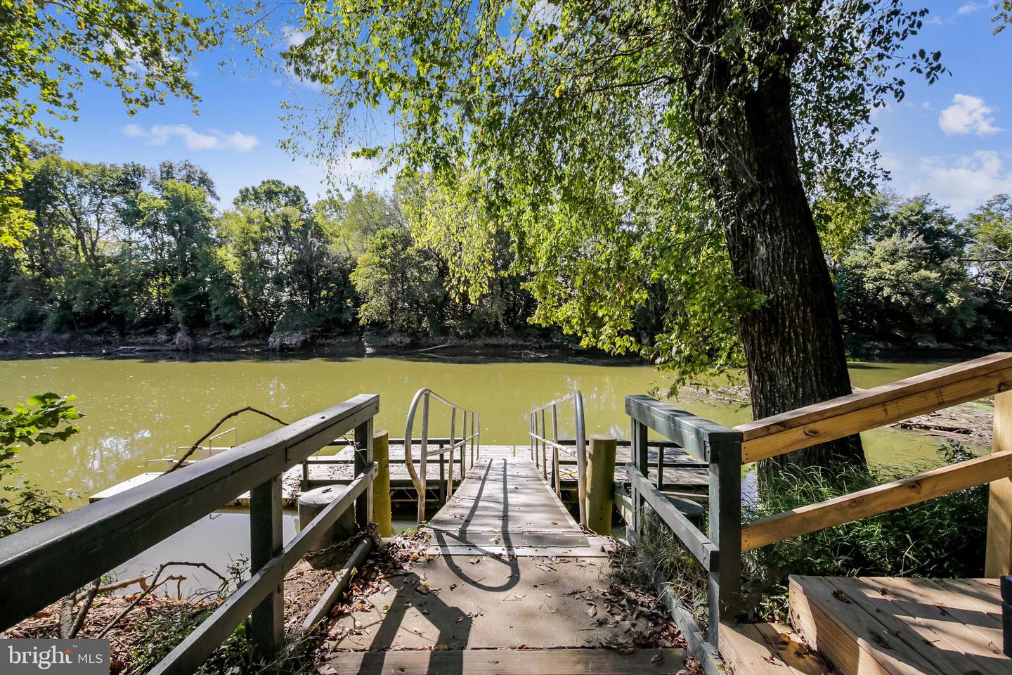 18510 BARTON CREEK PL, LEESBURG, Virginia 20176, 6 Bedrooms Bedrooms, ,4 BathroomsBathrooms,Residential,For sale,18510 BARTON CREEK PL,VALO2099224 MLS # VALO2099224