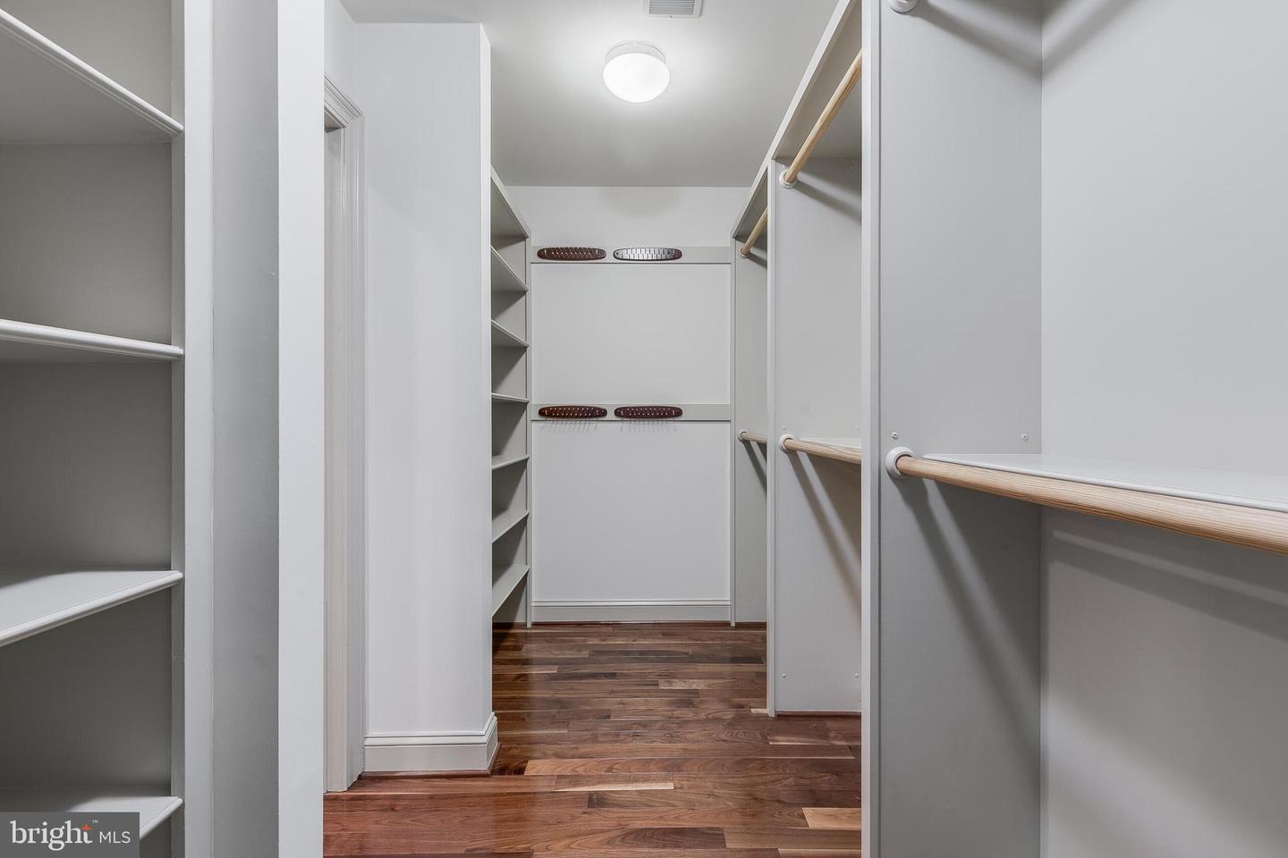 10501 HANNAH FARM RD, OAKTON, Virginia 22124, 4 Bedrooms Bedrooms, ,4 BathroomsBathrooms,Residential,For sale,10501 HANNAH FARM RD,VAFX2246720 MLS # VAFX2246720