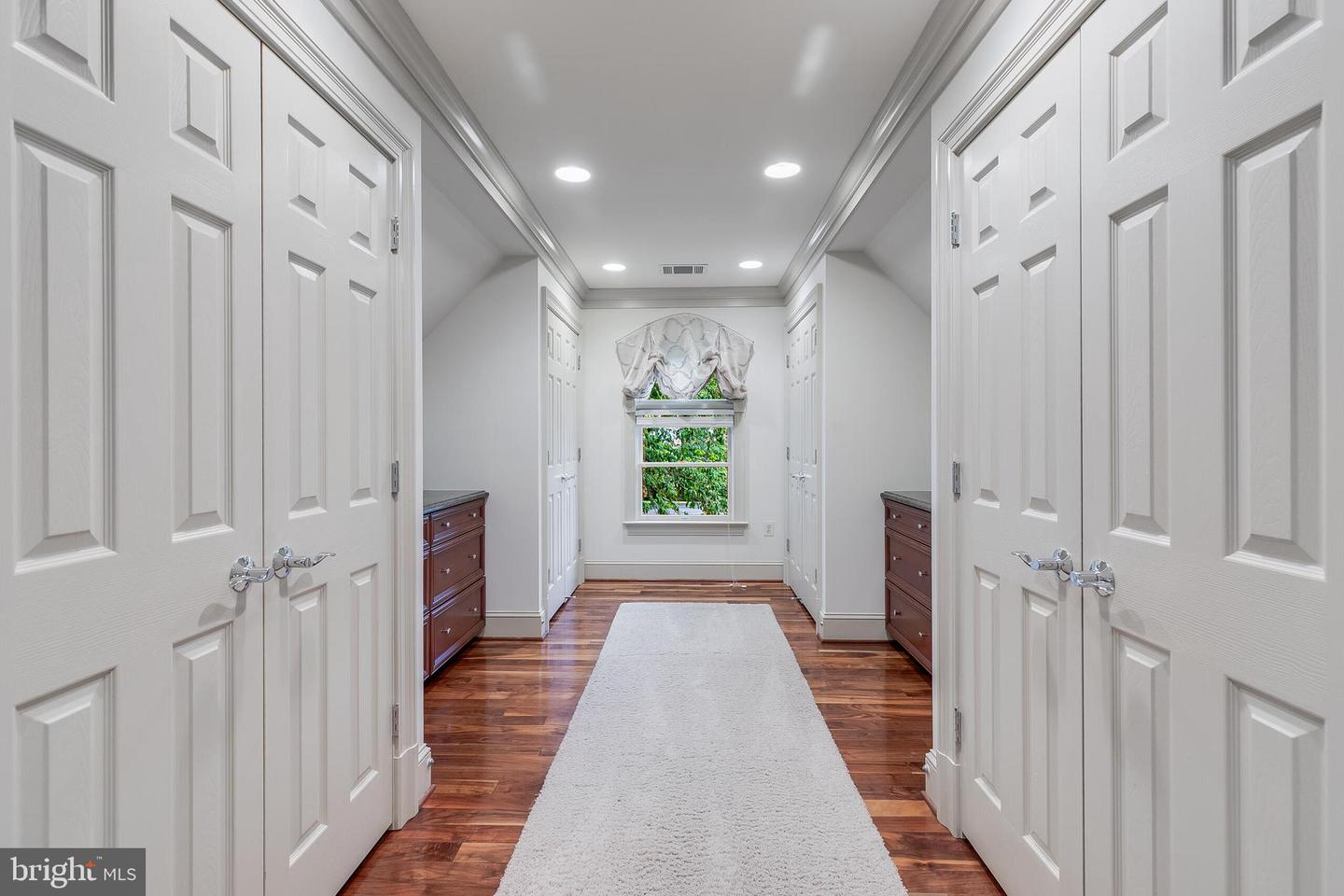 10501 HANNAH FARM RD, OAKTON, Virginia 22124, 4 Bedrooms Bedrooms, ,4 BathroomsBathrooms,Residential,For sale,10501 HANNAH FARM RD,VAFX2246720 MLS # VAFX2246720