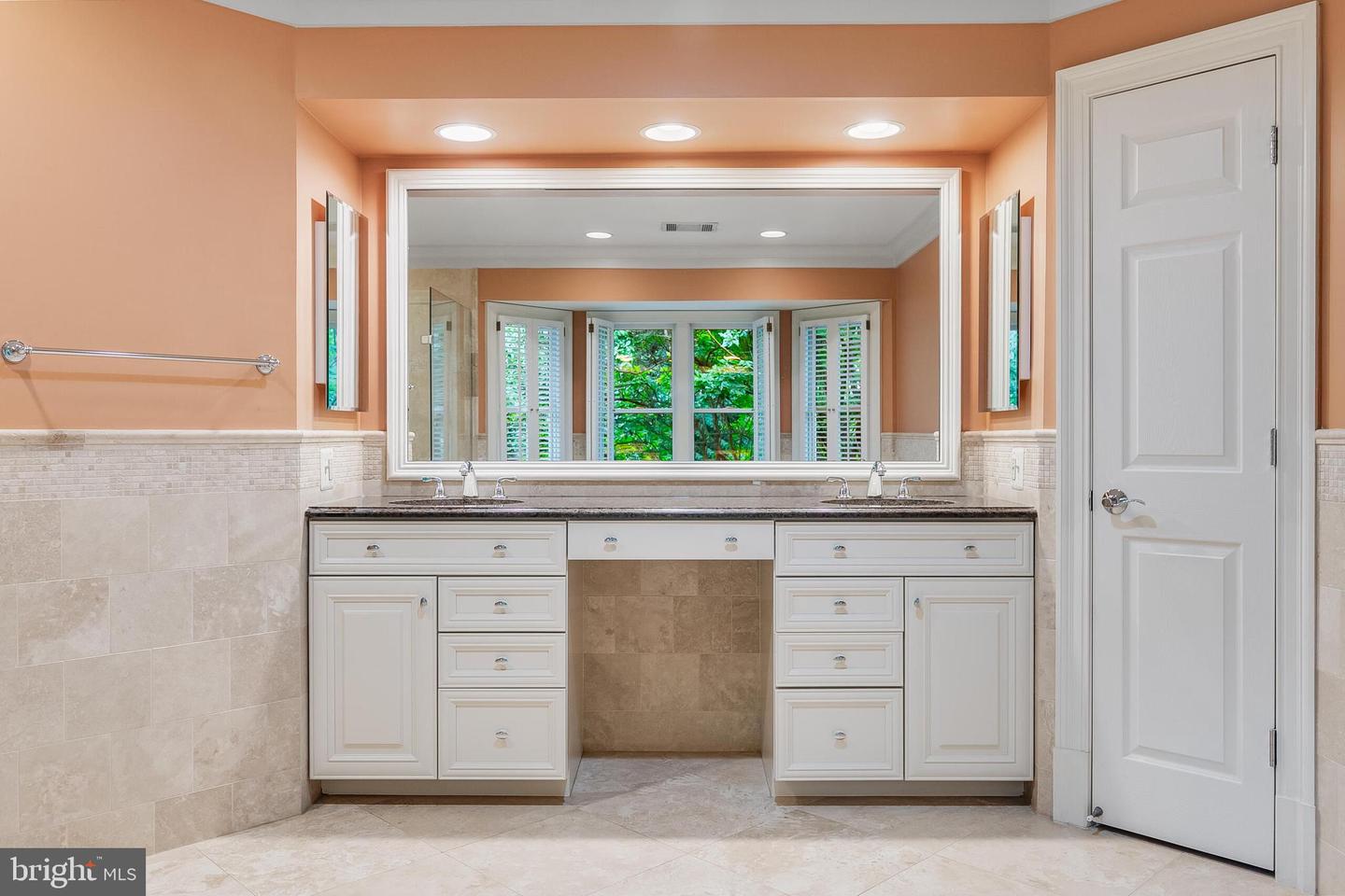 10501 HANNAH FARM RD, OAKTON, Virginia 22124, 4 Bedrooms Bedrooms, ,4 BathroomsBathrooms,Residential,For sale,10501 HANNAH FARM RD,VAFX2246720 MLS # VAFX2246720