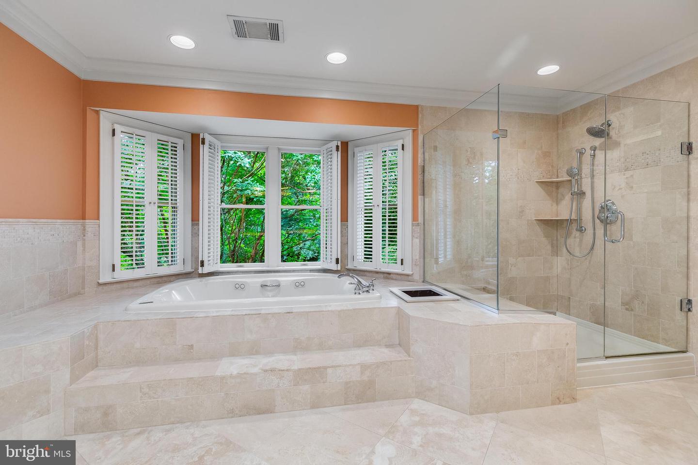 10501 HANNAH FARM RD, OAKTON, Virginia 22124, 4 Bedrooms Bedrooms, ,4 BathroomsBathrooms,Residential,For sale,10501 HANNAH FARM RD,VAFX2246720 MLS # VAFX2246720