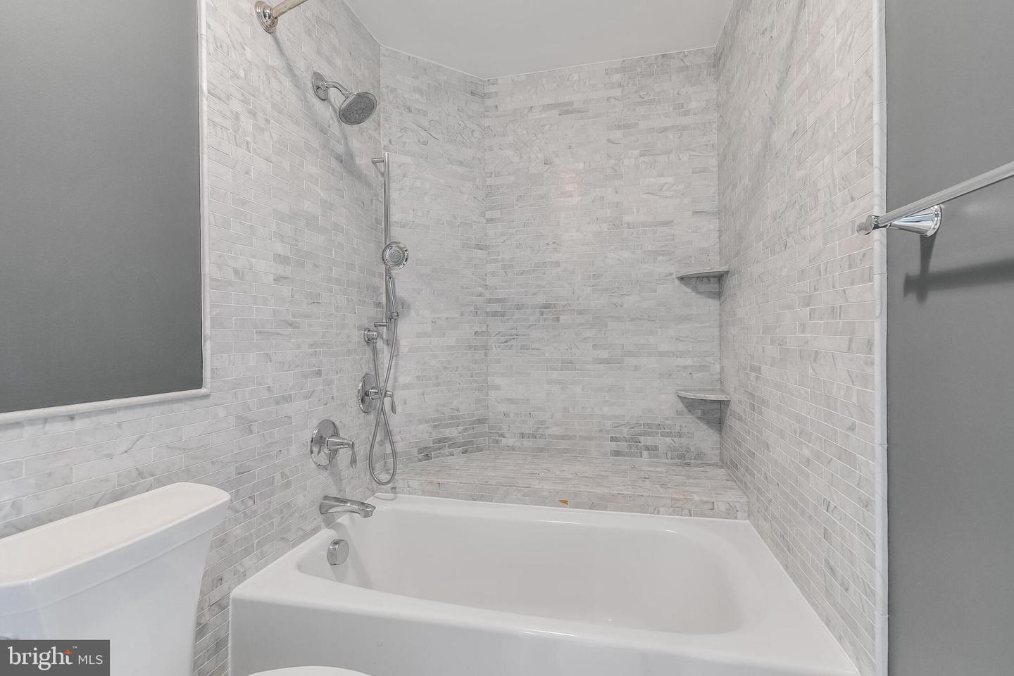 10501 HANNAH FARM RD, OAKTON, Virginia 22124, 4 Bedrooms Bedrooms, ,4 BathroomsBathrooms,Residential,For sale,10501 HANNAH FARM RD,VAFX2246720 MLS # VAFX2246720