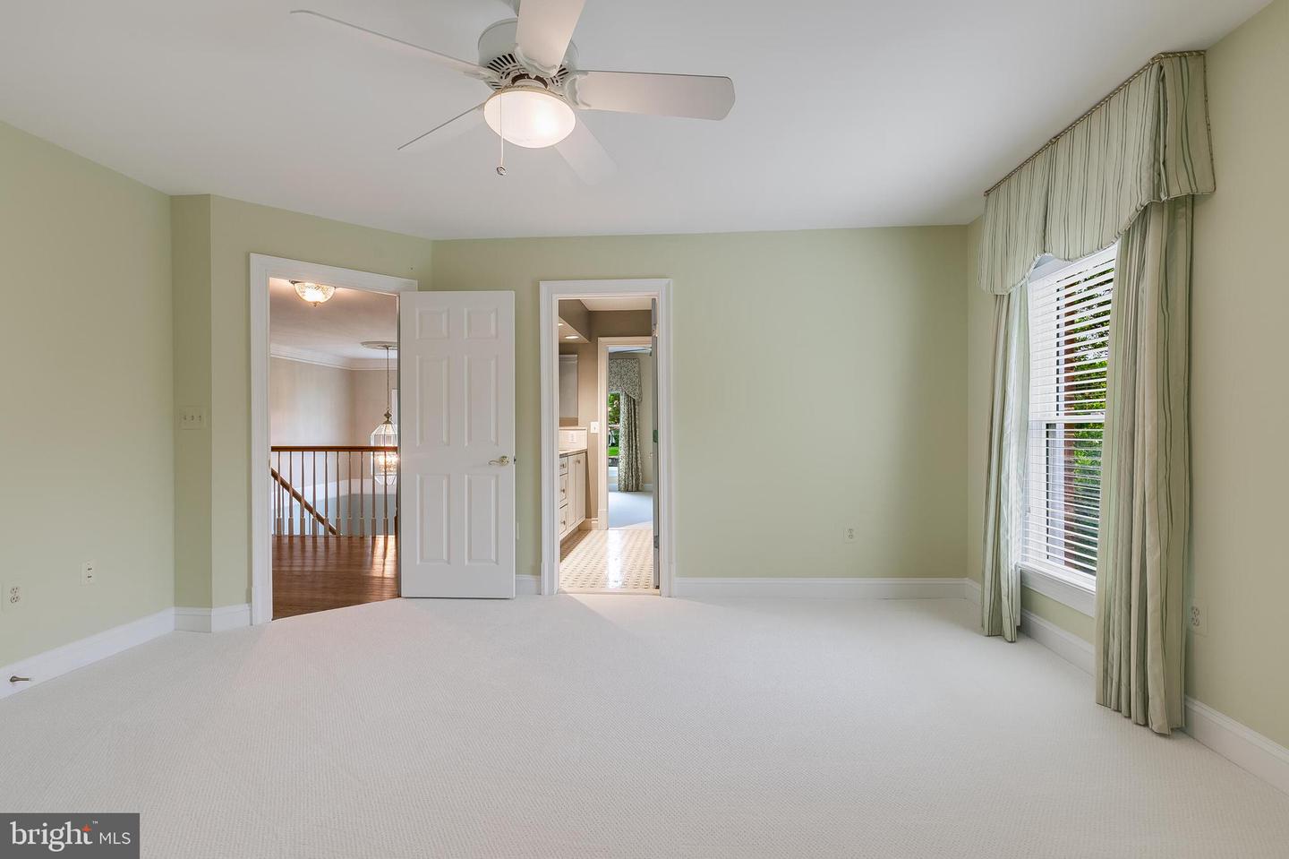 10501 HANNAH FARM RD, OAKTON, Virginia 22124, 4 Bedrooms Bedrooms, ,4 BathroomsBathrooms,Residential,For sale,10501 HANNAH FARM RD,VAFX2246720 MLS # VAFX2246720