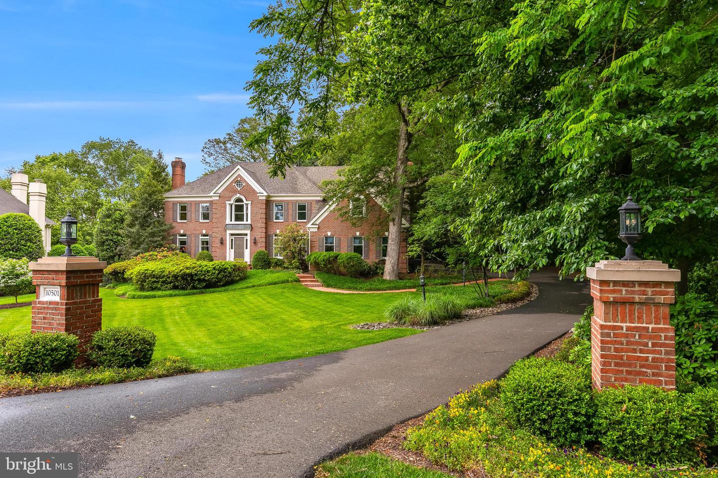 10501 HANNAH FARM RD, OAKTON, Virginia 22124, 4 Bedrooms Bedrooms, ,4 BathroomsBathrooms,Residential,For sale,10501 HANNAH FARM RD,VAFX2246720 MLS # VAFX2246720