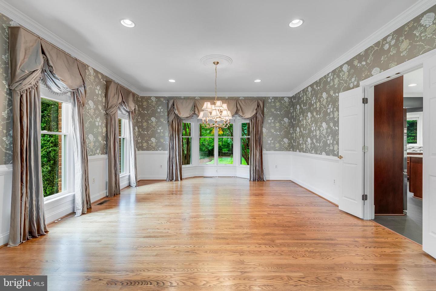 10501 HANNAH FARM RD, OAKTON, Virginia 22124, 4 Bedrooms Bedrooms, ,4 BathroomsBathrooms,Residential,For sale,10501 HANNAH FARM RD,VAFX2246720 MLS # VAFX2246720
