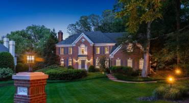 10501 HANNAH FARM RD, OAKTON, Virginia 22124, 4 Bedrooms Bedrooms, ,4 BathroomsBathrooms,Residential,For sale,10501 HANNAH FARM RD,VAFX2246720 MLS # VAFX2246720