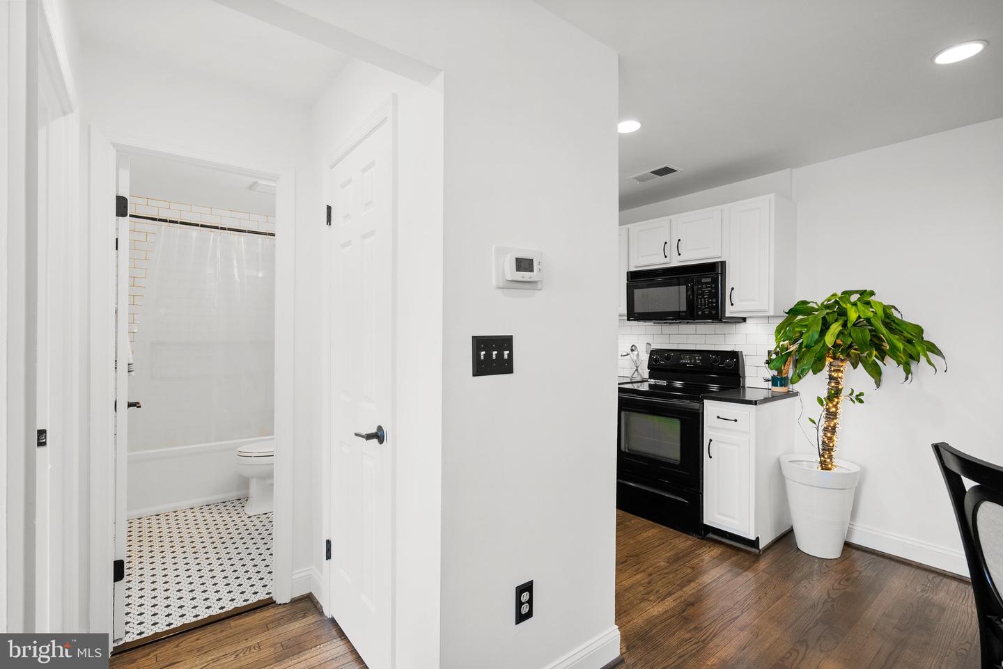 730 11TH ST NE #304, WASHINGTON, District Of Columbia 20002, 1 Bedroom Bedrooms, ,1 BathroomBathrooms,Residential,For sale,730 11TH ST NE #304,DCDC2205126 MLS # DCDC2205126
