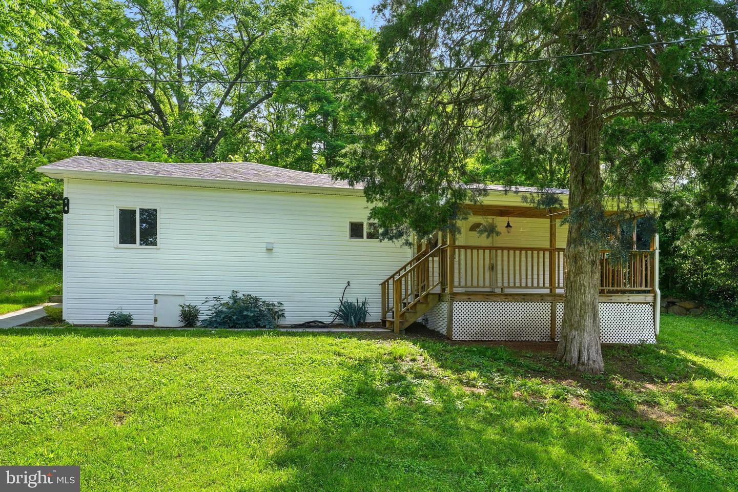 14 SUMMIT POINT DR, FRONT ROYAL, Virginia 22630, 2 Bedrooms Bedrooms, ,1 BathroomBathrooms,Residential,For sale,14 SUMMIT POINT DR,VAWR2011402 MLS # VAWR2011402