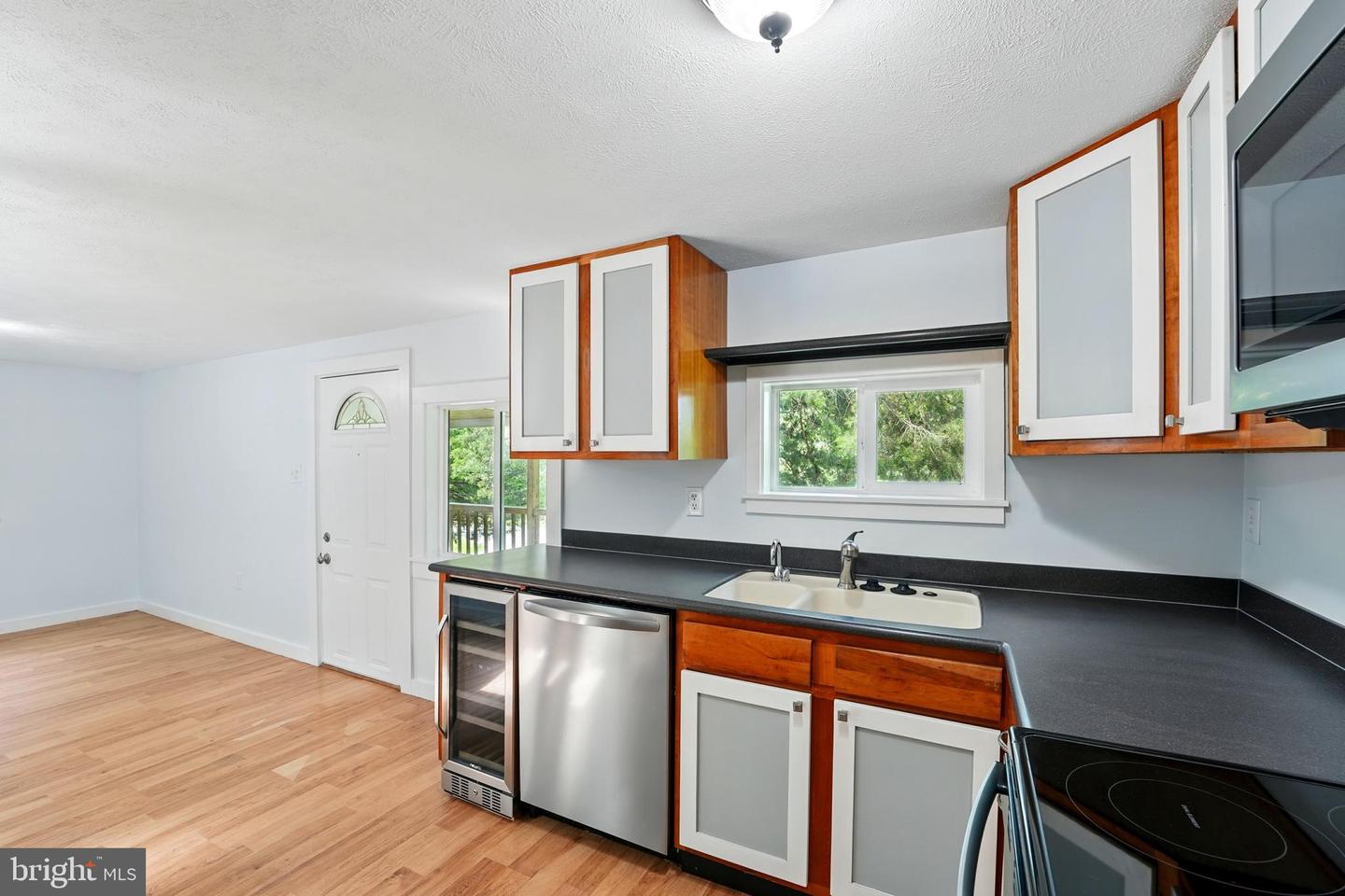 14 SUMMIT POINT DR, FRONT ROYAL, Virginia 22630, 2 Bedrooms Bedrooms, ,1 BathroomBathrooms,Residential,For sale,14 SUMMIT POINT DR,VAWR2011402 MLS # VAWR2011402