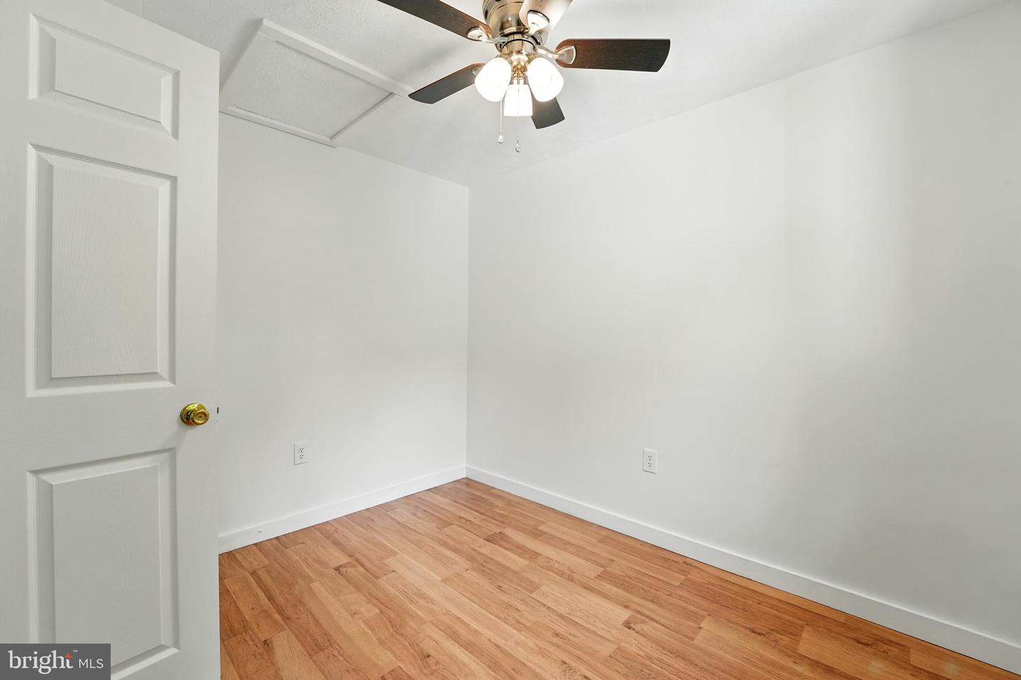 14 SUMMIT POINT DR, FRONT ROYAL, Virginia 22630, 2 Bedrooms Bedrooms, ,1 BathroomBathrooms,Residential,For sale,14 SUMMIT POINT DR,VAWR2011402 MLS # VAWR2011402