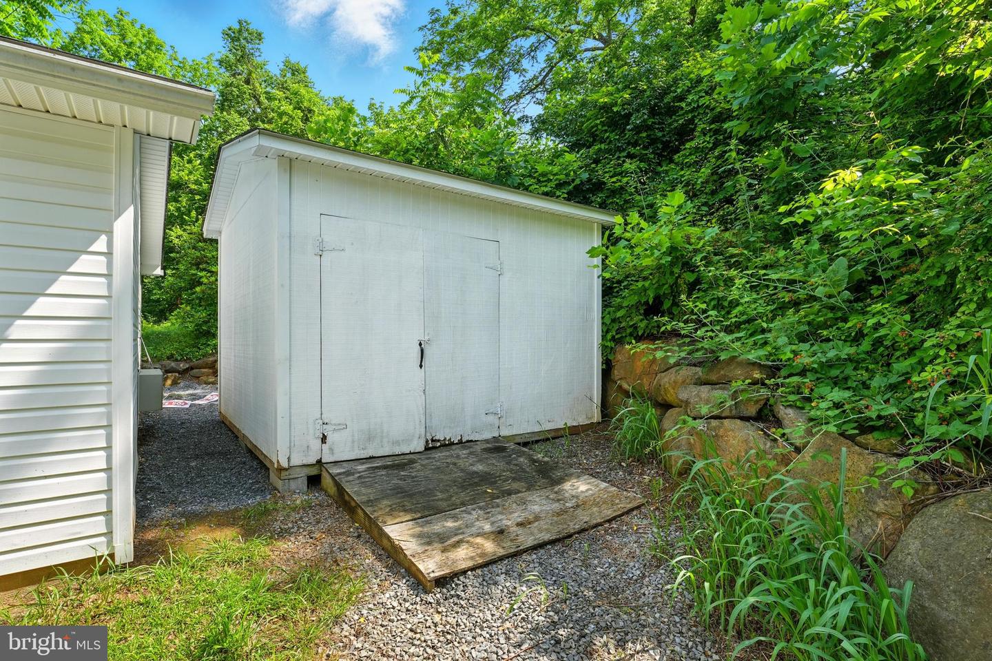 14 SUMMIT POINT DR, FRONT ROYAL, Virginia 22630, 2 Bedrooms Bedrooms, ,1 BathroomBathrooms,Residential,For sale,14 SUMMIT POINT DR,VAWR2011402 MLS # VAWR2011402