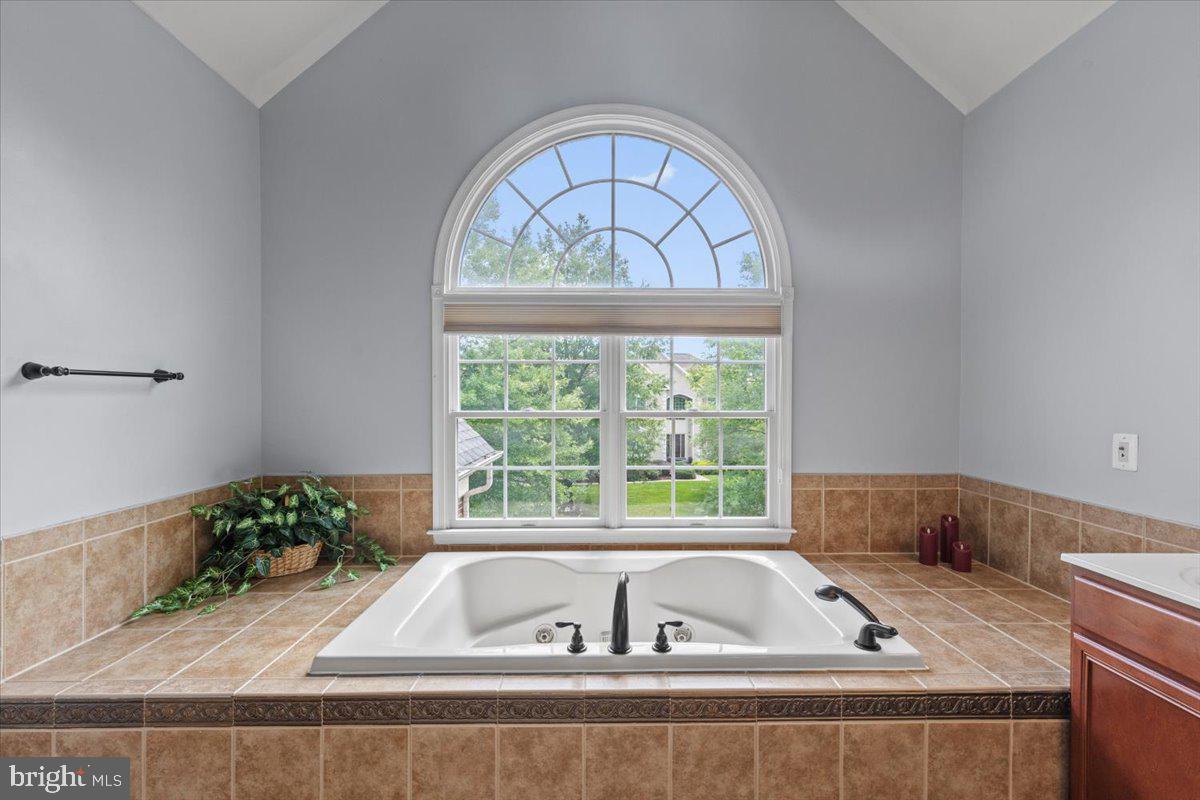 20195 KIAWAH ISLAND DR, ASHBURN, Virginia 20147, 4 Bedrooms Bedrooms, ,4 BathroomsBathrooms,Residential,For sale,20195 KIAWAH ISLAND DR,VALO2099156 MLS # VALO2099156
