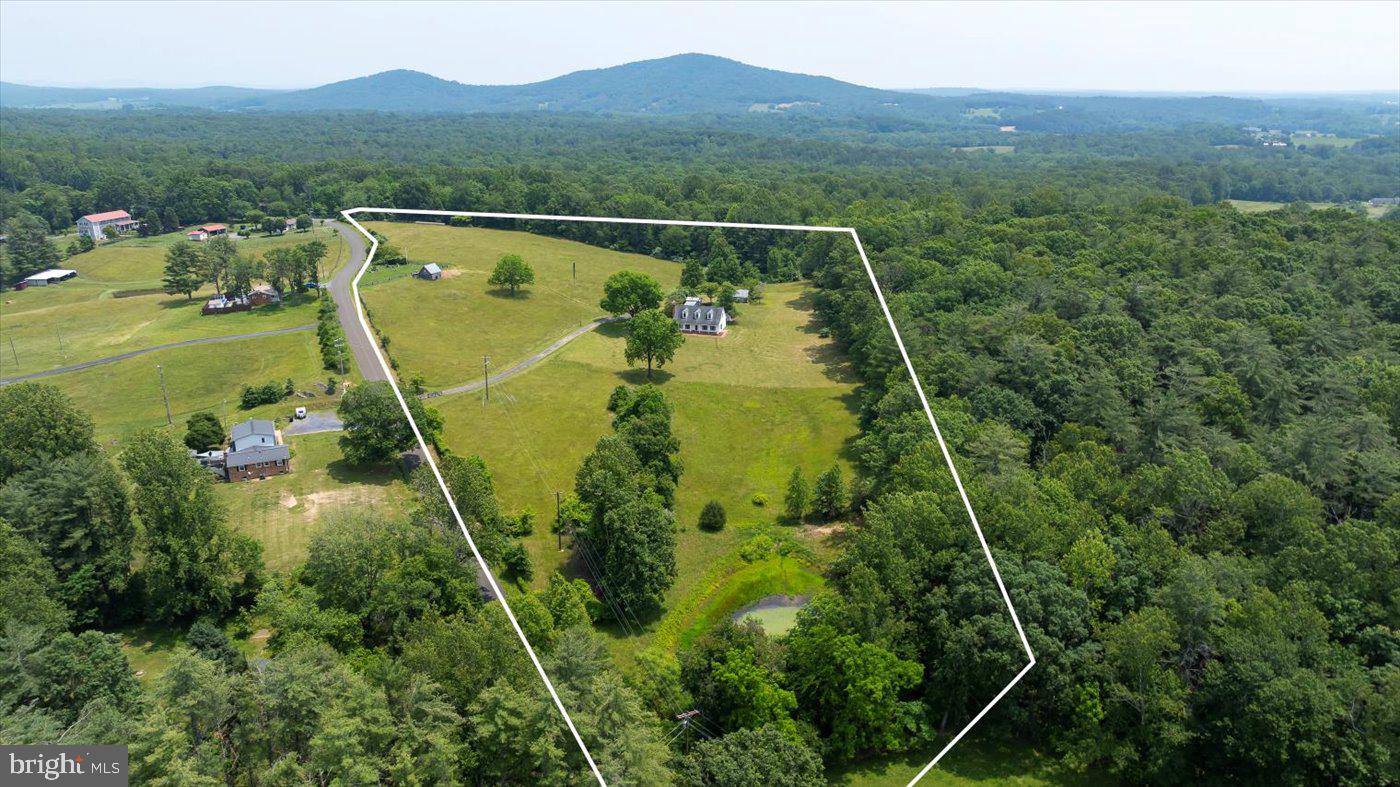 274 AARON MOUNTAIN RD, CASTLETON, Virginia 22716, 3 Bedrooms Bedrooms, ,3 BathroomsBathrooms,Residential,For sale,274 AARON MOUNTAIN RD,VARP2002132 MLS # VARP2002132
