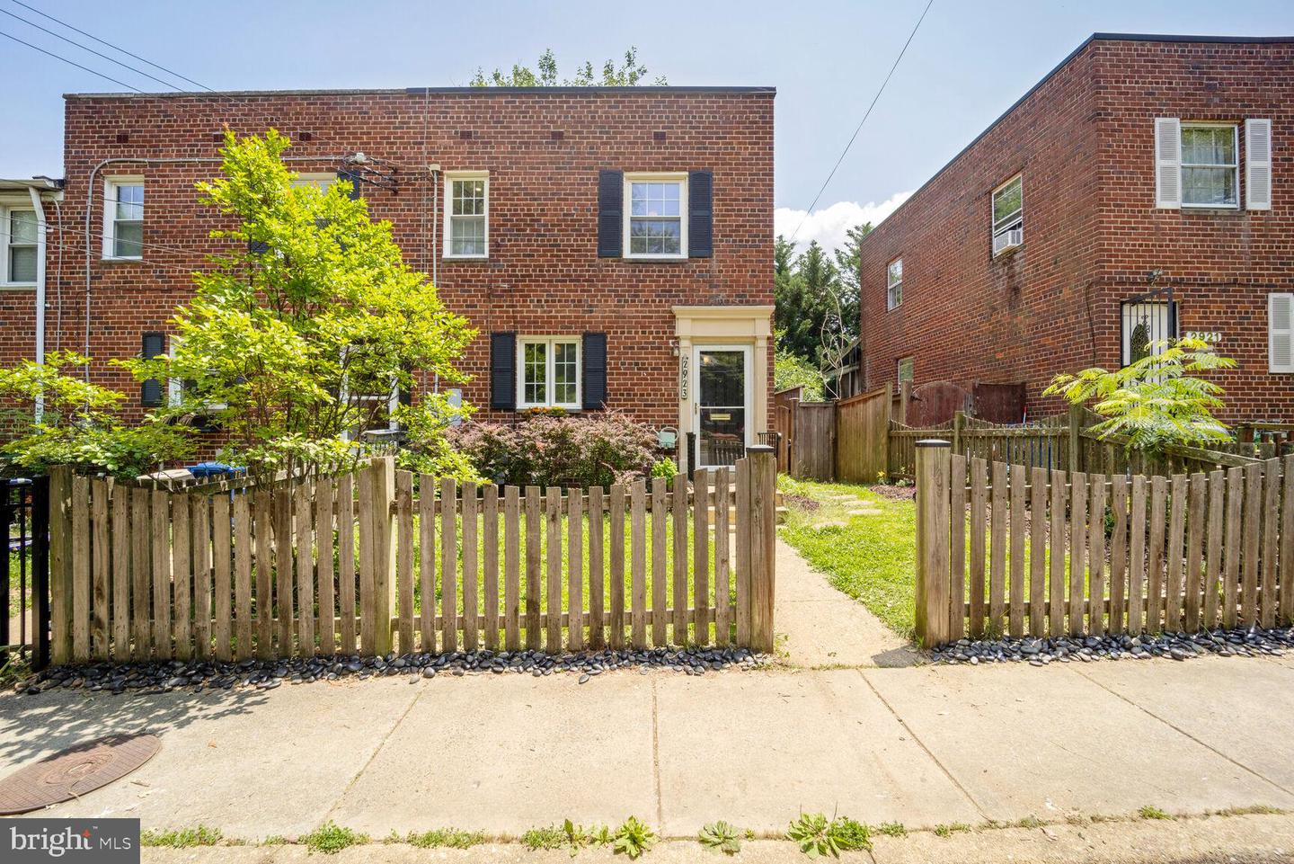 2923 LANDOVER ST, ALEXANDRIA, Virginia 22305, 3 Bedrooms Bedrooms, ,2 BathroomsBathrooms,Residential,For sale,2923 LANDOVER ST,VAAX2046376 MLS # VAAX2046376