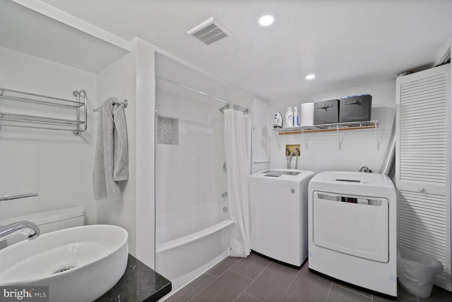2923 LANDOVER ST, ALEXANDRIA, Virginia 22305, 3 Bedrooms Bedrooms, ,2 BathroomsBathrooms,Residential,For sale,2923 LANDOVER ST,VAAX2046376 MLS # VAAX2046376