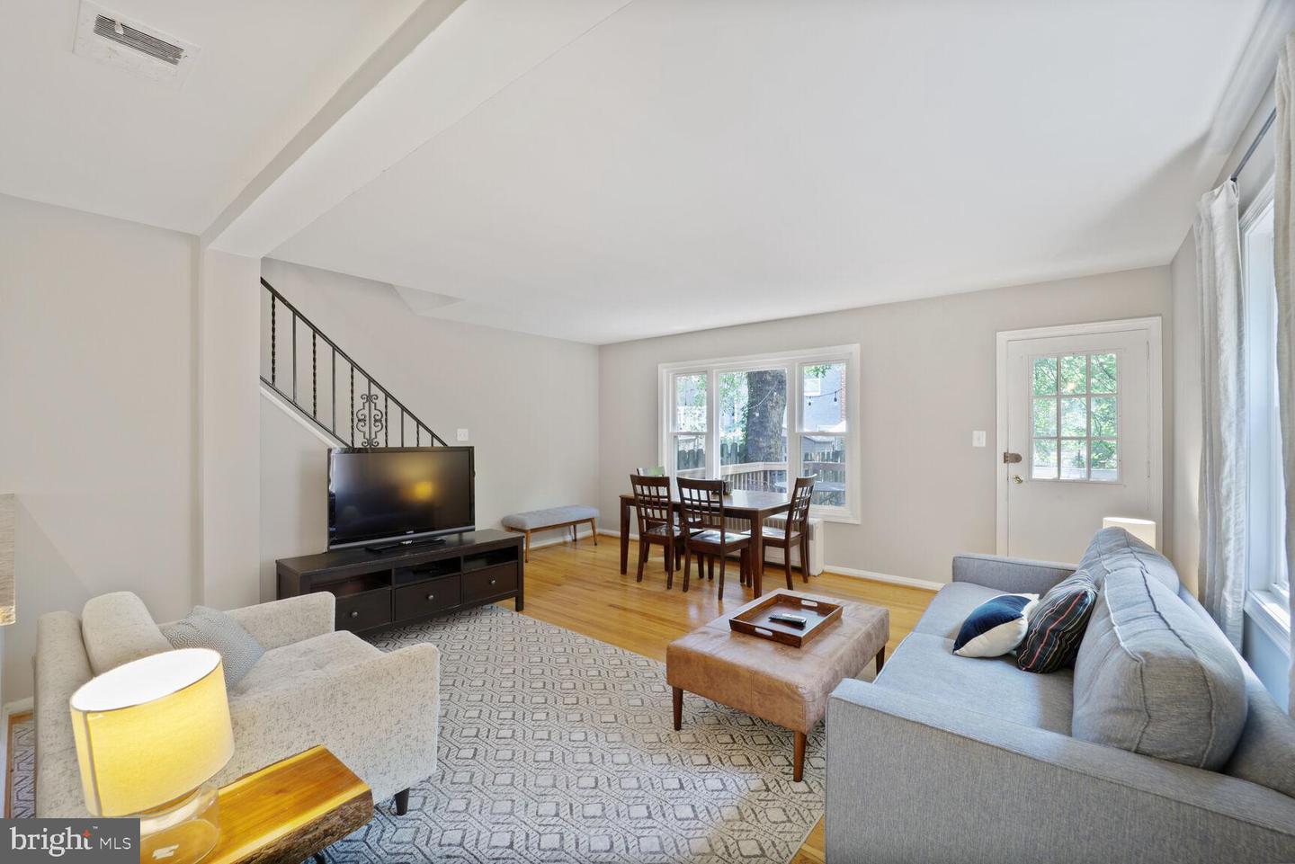 2923 LANDOVER ST, ALEXANDRIA, Virginia 22305, 3 Bedrooms Bedrooms, ,2 BathroomsBathrooms,Residential,For sale,2923 LANDOVER ST,VAAX2046376 MLS # VAAX2046376