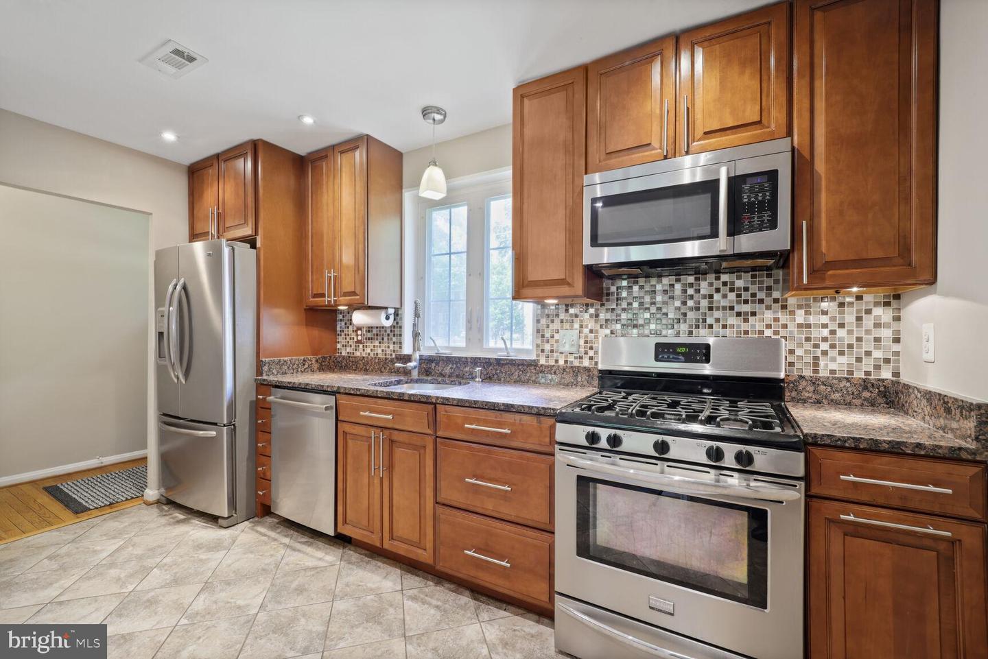 2923 LANDOVER ST, ALEXANDRIA, Virginia 22305, 3 Bedrooms Bedrooms, ,2 BathroomsBathrooms,Residential,For sale,2923 LANDOVER ST,VAAX2046376 MLS # VAAX2046376