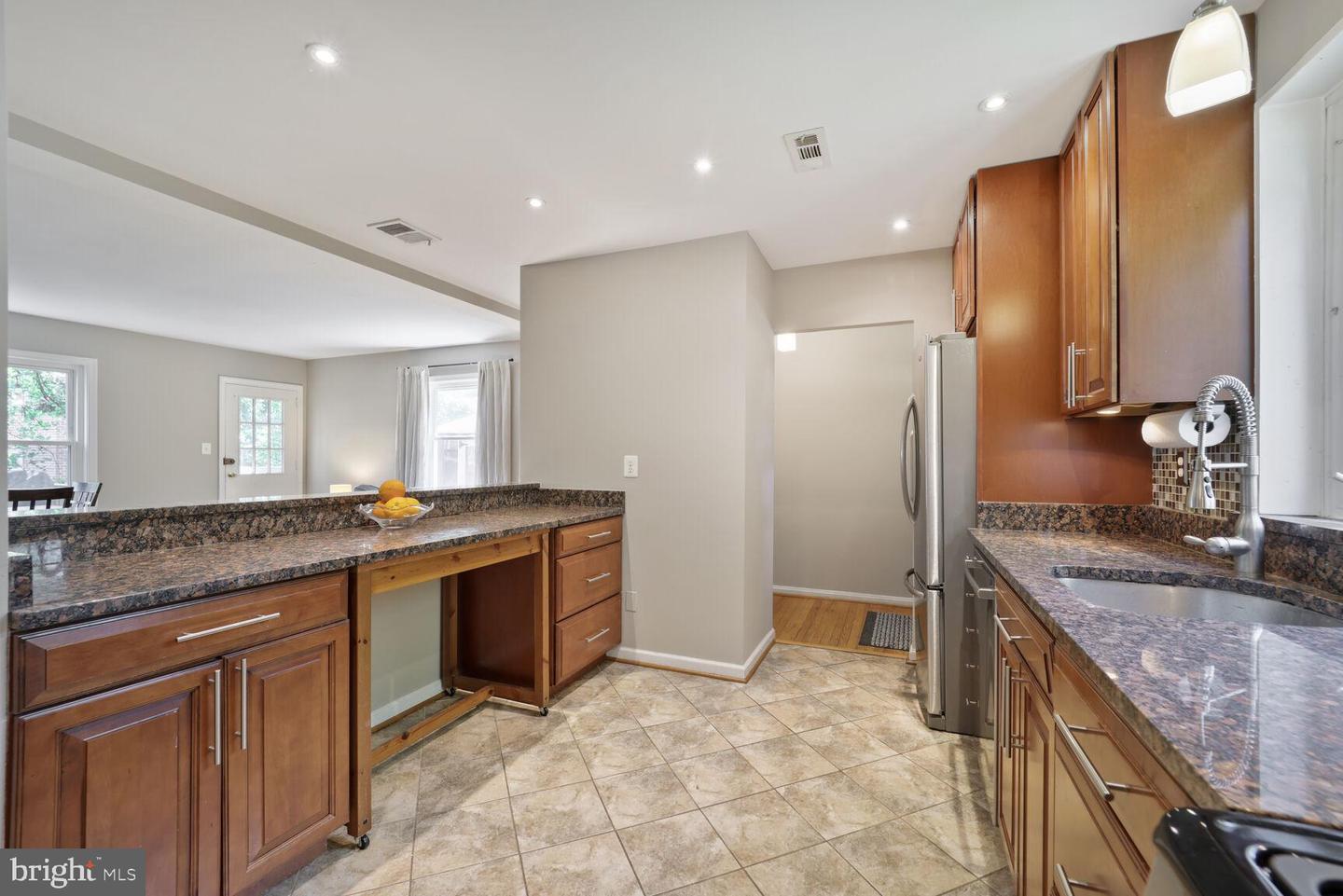 2923 LANDOVER ST, ALEXANDRIA, Virginia 22305, 3 Bedrooms Bedrooms, ,2 BathroomsBathrooms,Residential,For sale,2923 LANDOVER ST,VAAX2046376 MLS # VAAX2046376