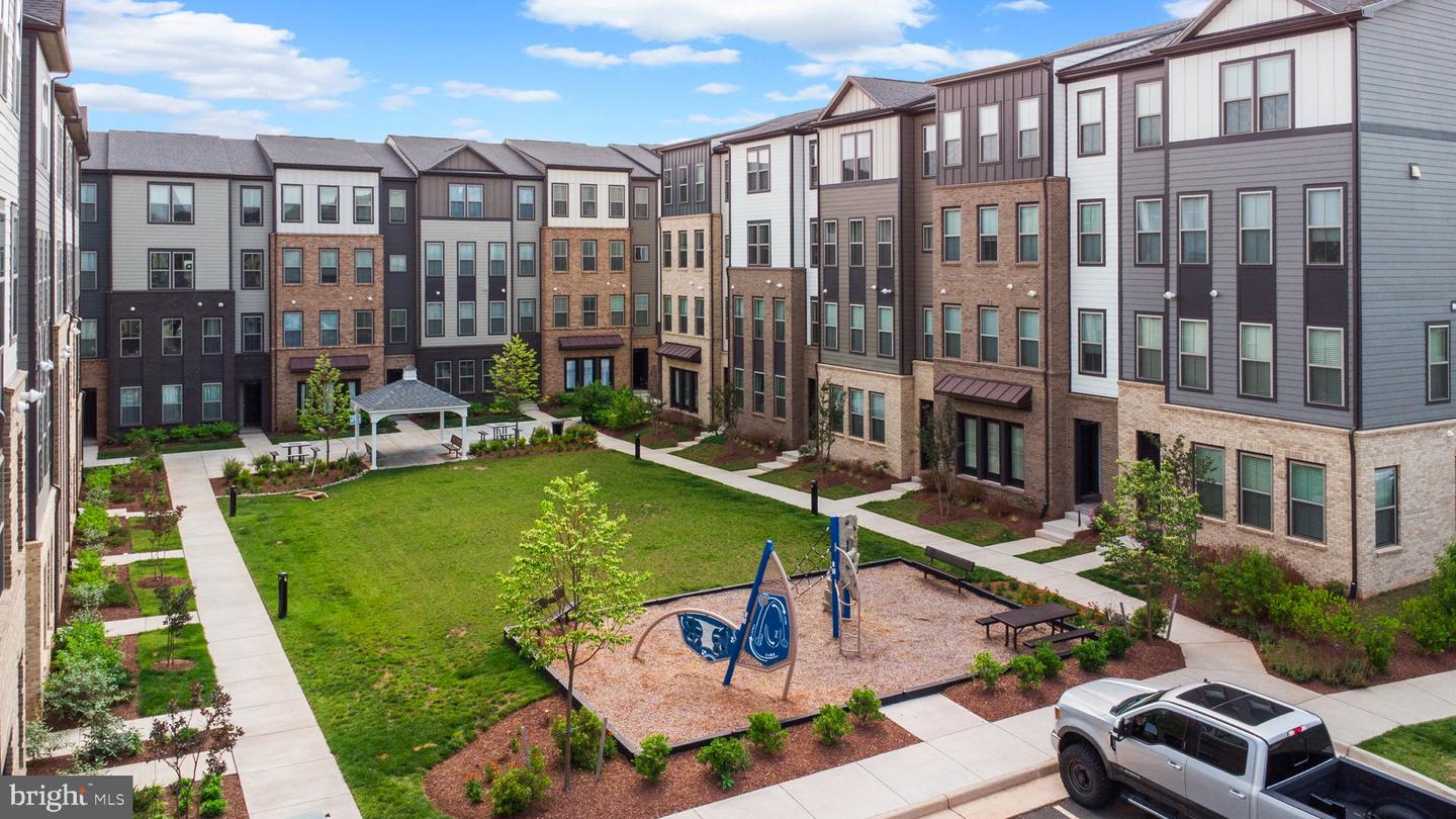 20908 BLUEBIRD SQ, STERLING, Virginia 20165, 4 Bedrooms Bedrooms, ,3 BathroomsBathrooms,Residential,For sale,20908 BLUEBIRD SQ,VALO2099270 MLS # VALO2099270
