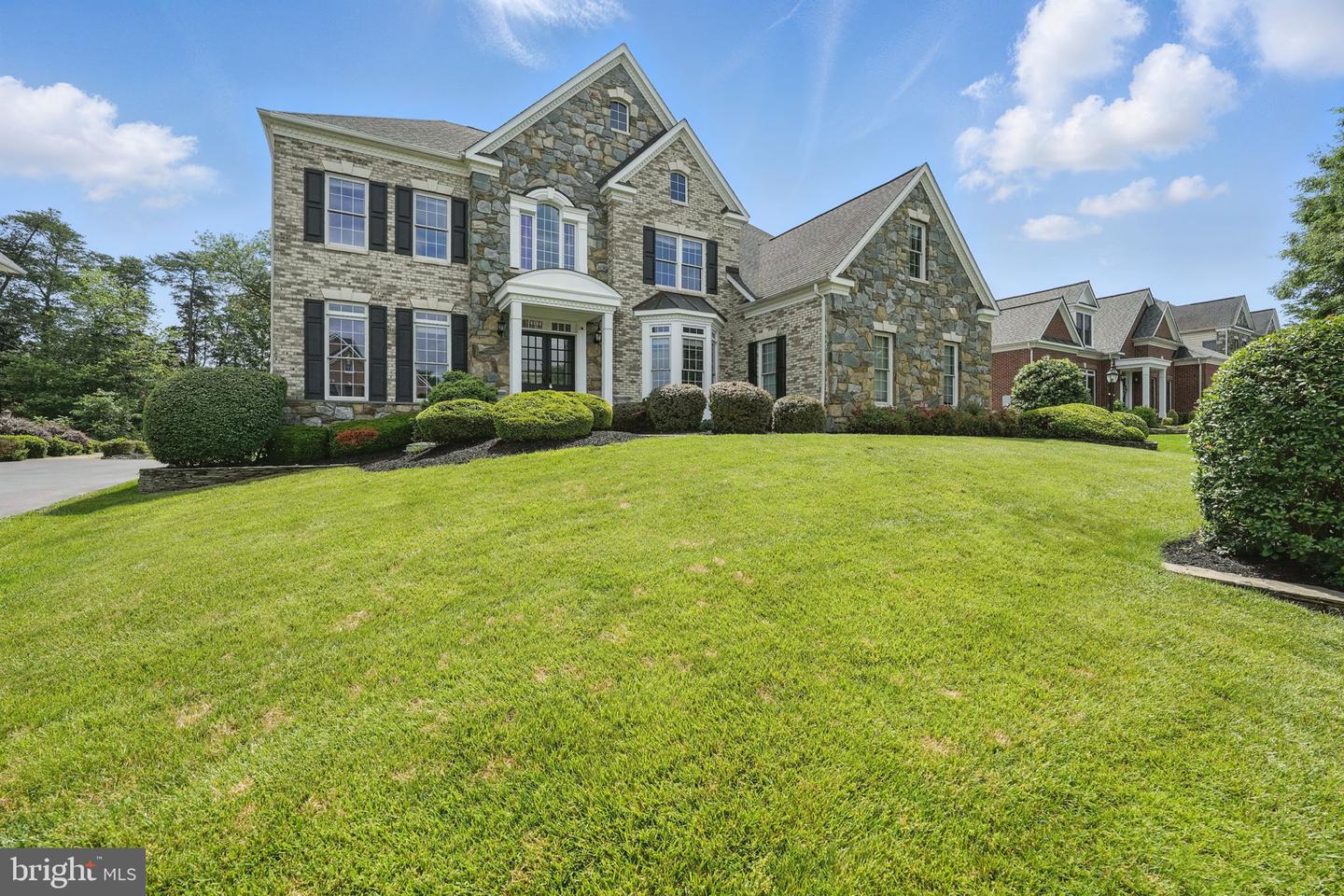 6033 TINLEY MILL DR, HAYMARKET, Virginia 20169, 4 Bedrooms Bedrooms, ,4 BathroomsBathrooms,Residential,For sale,6033 TINLEY MILL DR,VAPW2096804 MLS # VAPW2096804