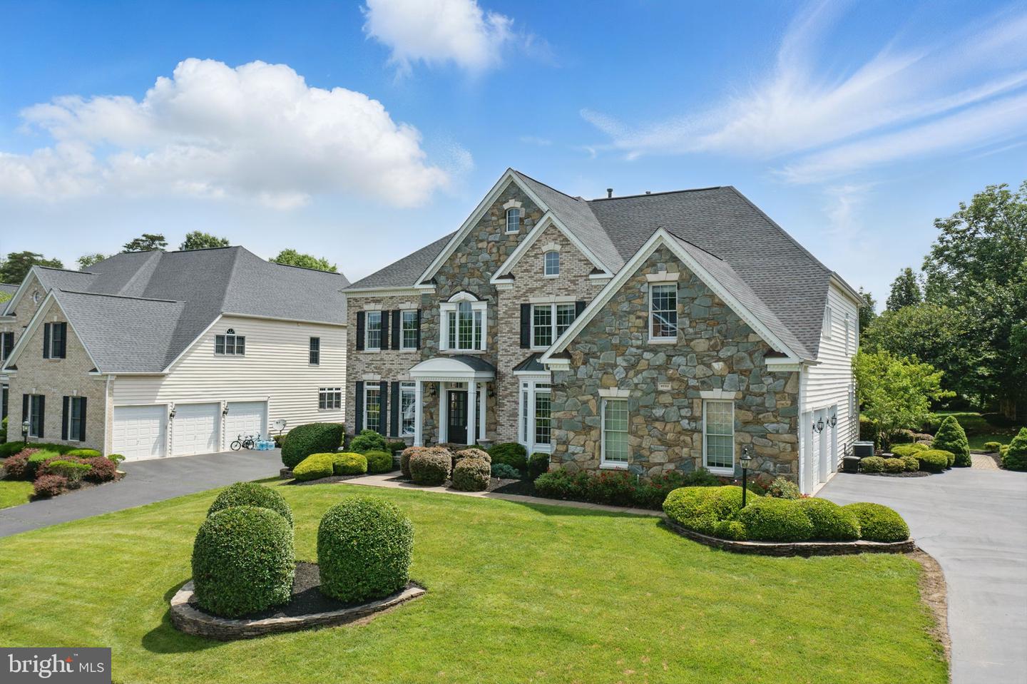 6033 TINLEY MILL DR, HAYMARKET, Virginia 20169, 4 Bedrooms Bedrooms, ,4 BathroomsBathrooms,Residential,For sale,6033 TINLEY MILL DR,VAPW2096804 MLS # VAPW2096804