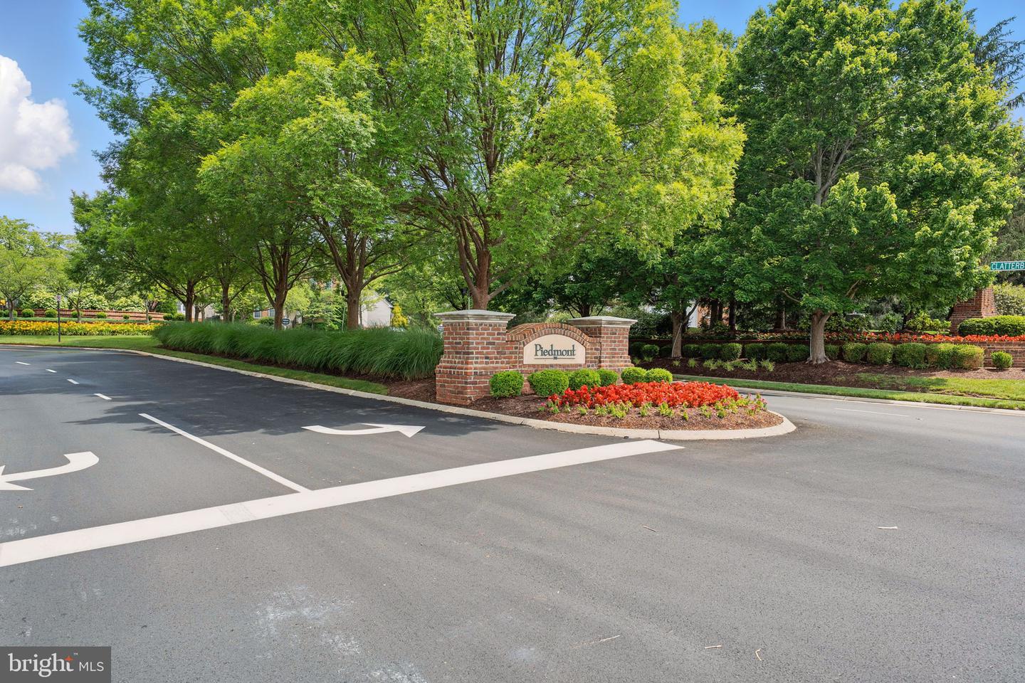 6033 TINLEY MILL DR, HAYMARKET, Virginia 20169, 4 Bedrooms Bedrooms, ,4 BathroomsBathrooms,Residential,For sale,6033 TINLEY MILL DR,VAPW2096804 MLS # VAPW2096804
