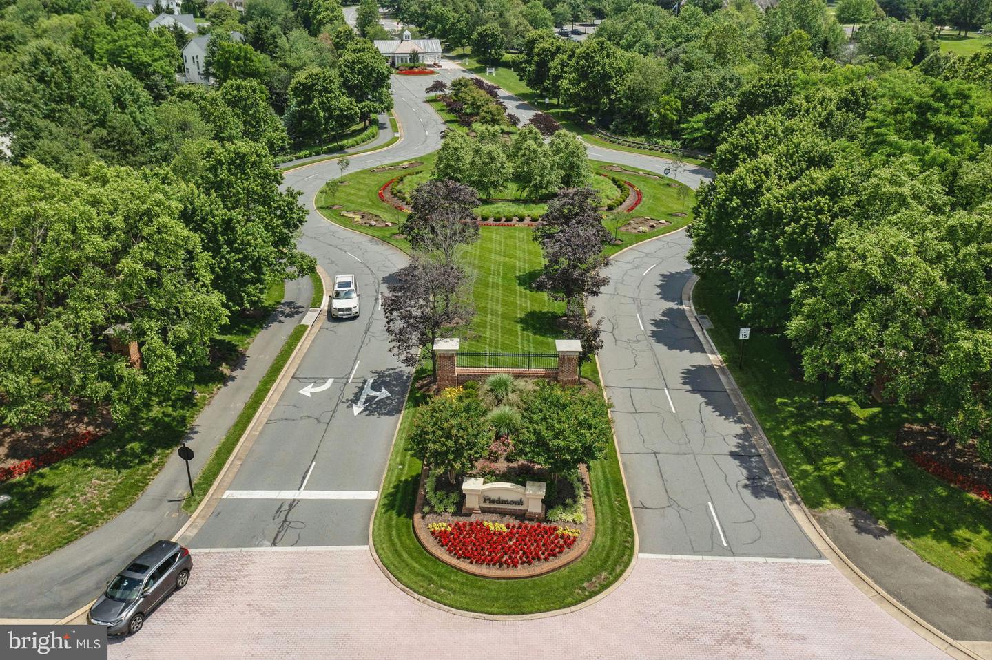 6033 TINLEY MILL DR, HAYMARKET, Virginia 20169, 4 Bedrooms Bedrooms, ,4 BathroomsBathrooms,Residential,For sale,6033 TINLEY MILL DR,VAPW2096804 MLS # VAPW2096804