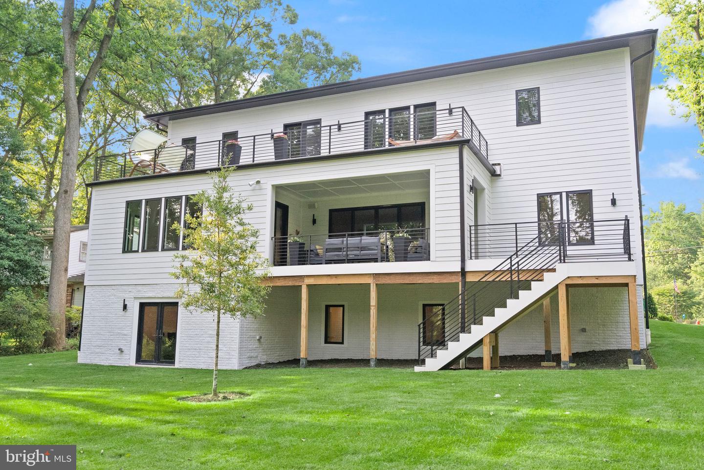 6539 FAIRLAWN DR, MCLEAN, Virginia 22101, 5 Bedrooms Bedrooms, ,5 BathroomsBathrooms,Residential,For sale,6539 FAIRLAWN DR,VAFX2247002 MLS # VAFX2247002