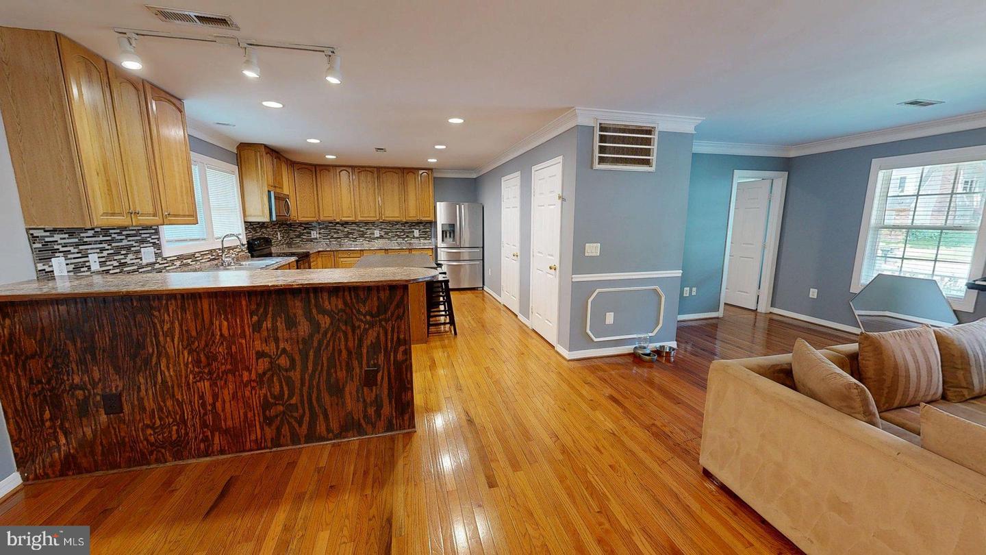 4123 GARDENSEN DR, WOODBRIDGE, Virginia 22193, 6 Bedrooms Bedrooms, ,3 BathroomsBathrooms,Residential,For sale,4123 GARDENSEN DR,VAPW2096784 MLS # VAPW2096784