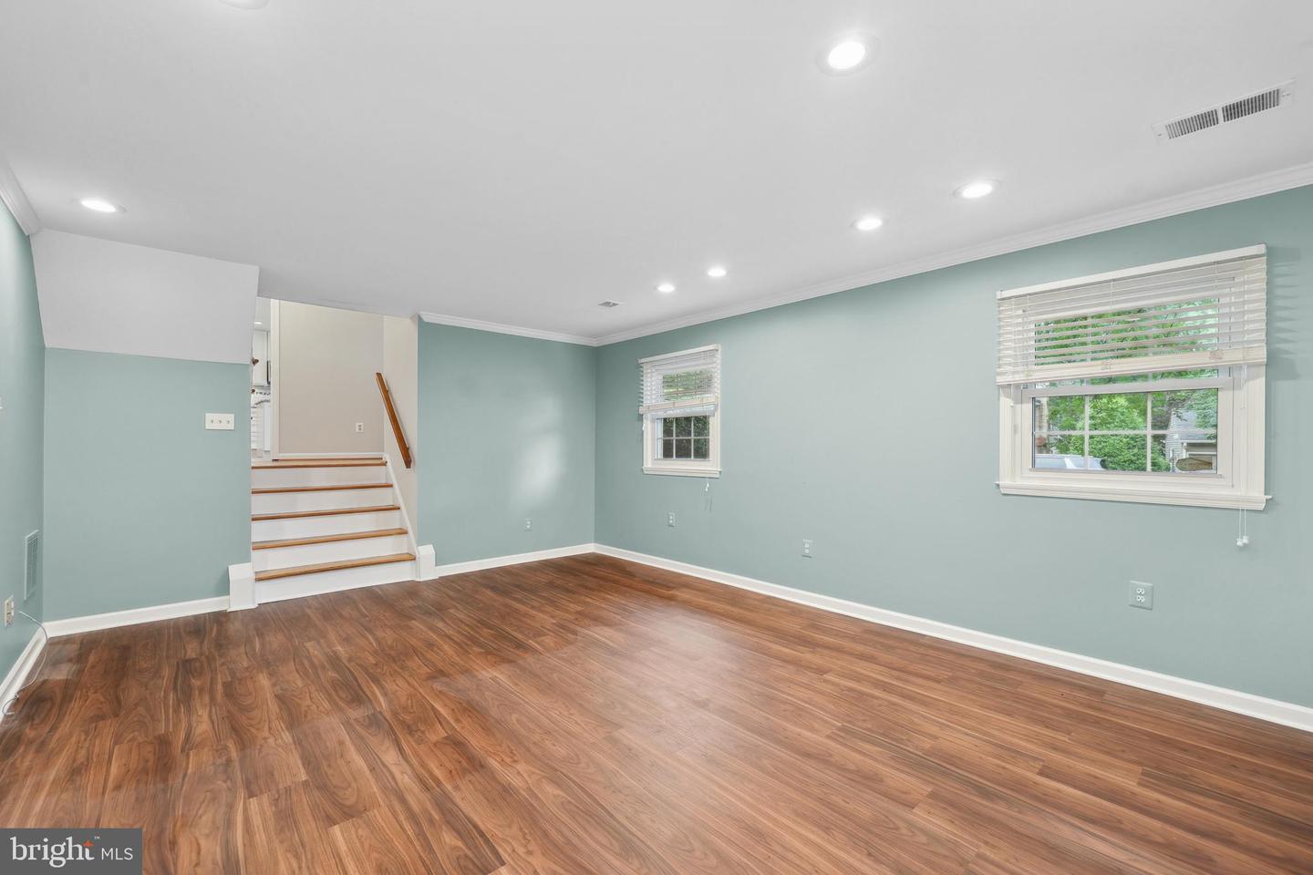 9528 WALLINGFORD DR, BURKE, Virginia 22015, 4 Bedrooms Bedrooms, ,3 BathroomsBathrooms,Residential,For sale,9528 WALLINGFORD DR,VAFX2246784 MLS # VAFX2246784