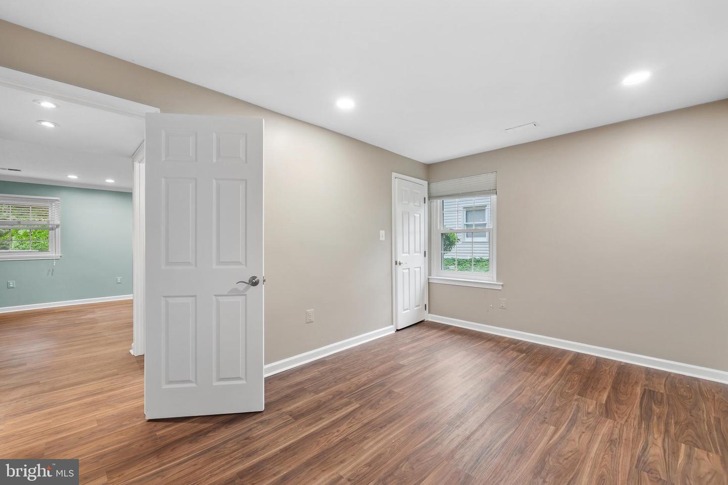 9528 WALLINGFORD DR, BURKE, Virginia 22015, 4 Bedrooms Bedrooms, ,3 BathroomsBathrooms,Residential,For sale,9528 WALLINGFORD DR,VAFX2246784 MLS # VAFX2246784