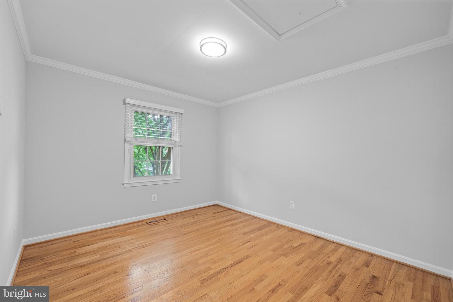 9528 WALLINGFORD DR, BURKE, Virginia 22015, 4 Bedrooms Bedrooms, ,3 BathroomsBathrooms,Residential,For sale,9528 WALLINGFORD DR,VAFX2246784 MLS # VAFX2246784