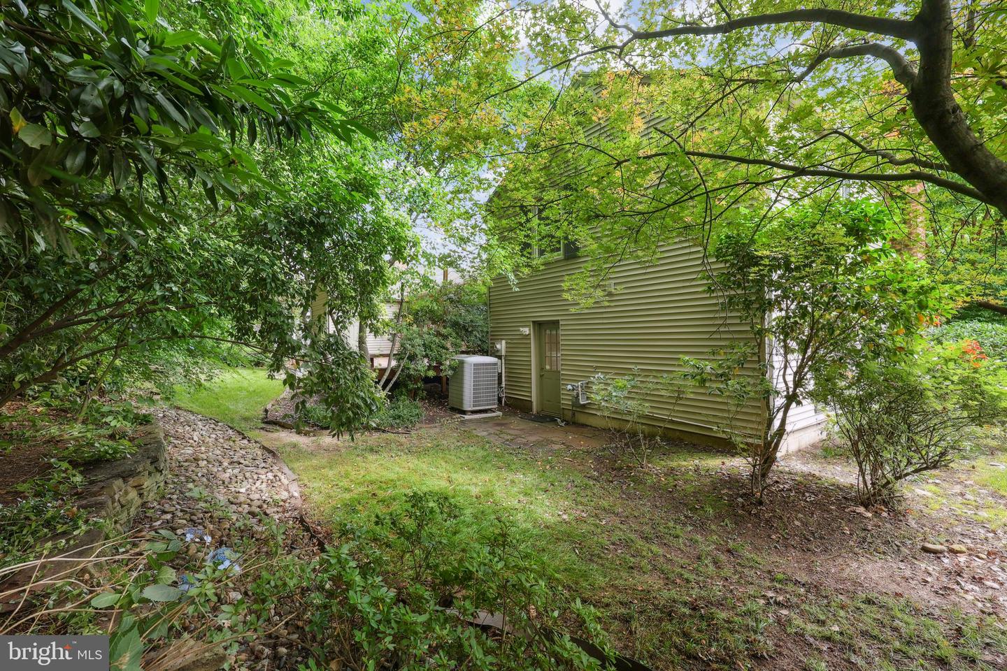 9528 WALLINGFORD DR, BURKE, Virginia 22015, 4 Bedrooms Bedrooms, ,3 BathroomsBathrooms,Residential,For sale,9528 WALLINGFORD DR,VAFX2246784 MLS # VAFX2246784